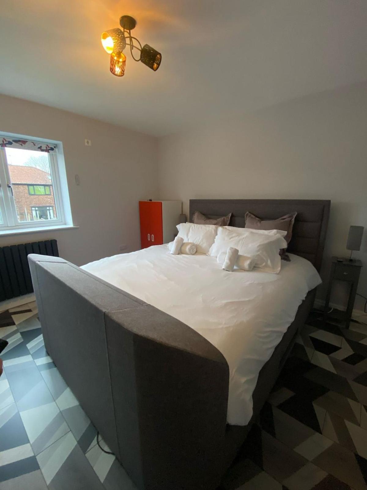 Vakantiehuis Beautiful 5 Bedroom Sleeps 12 People In *