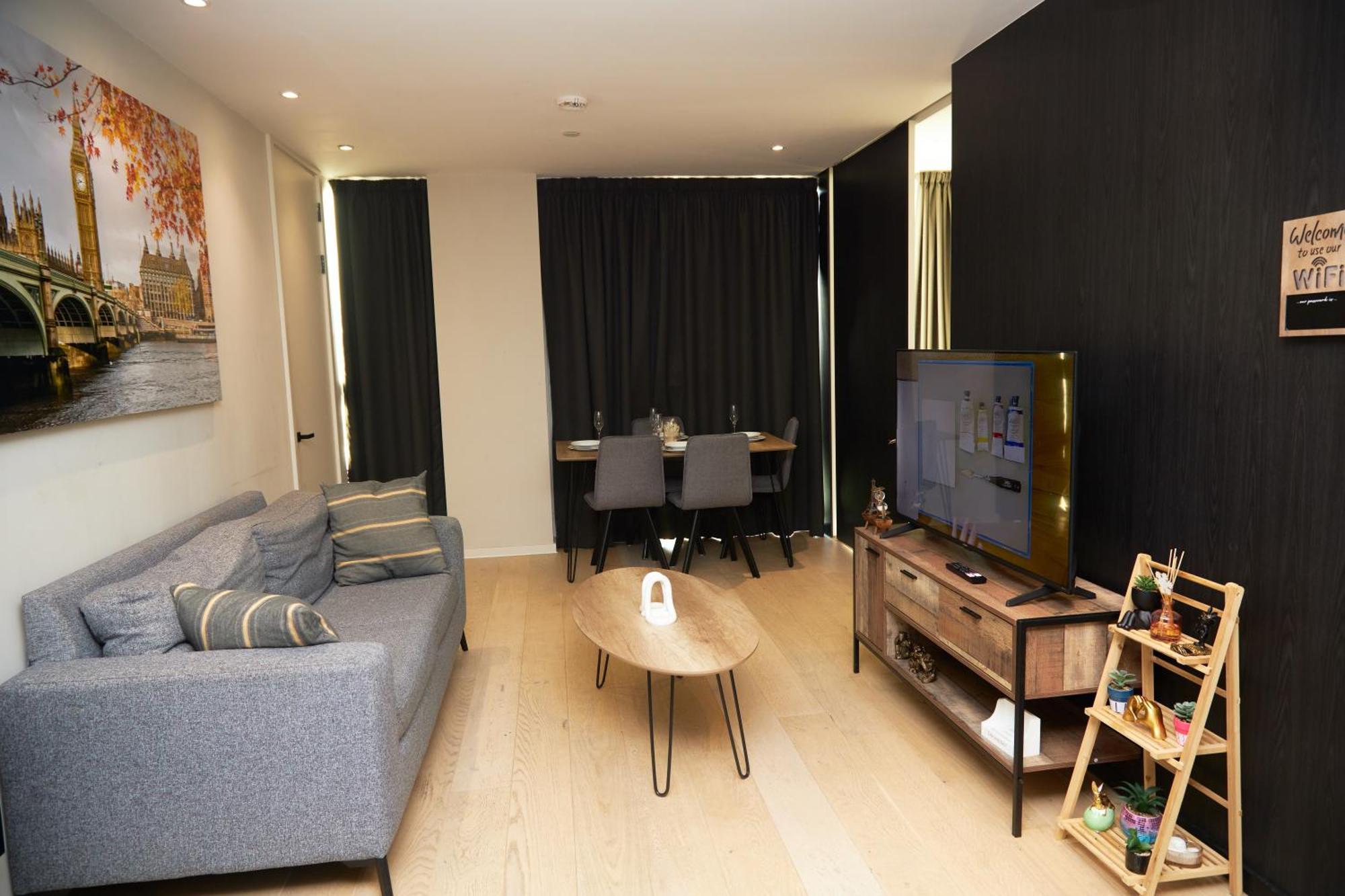 Luxury 2 Bed With Balcony *