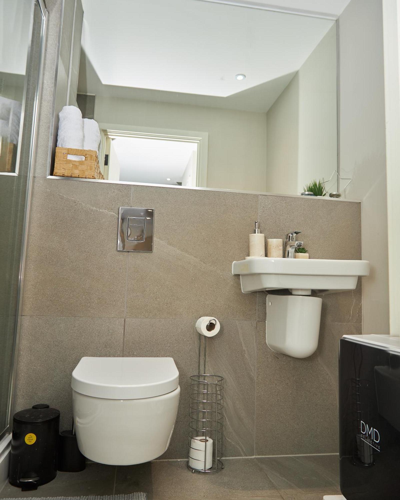 Luxury 2 Bed With Balcony * Manchester