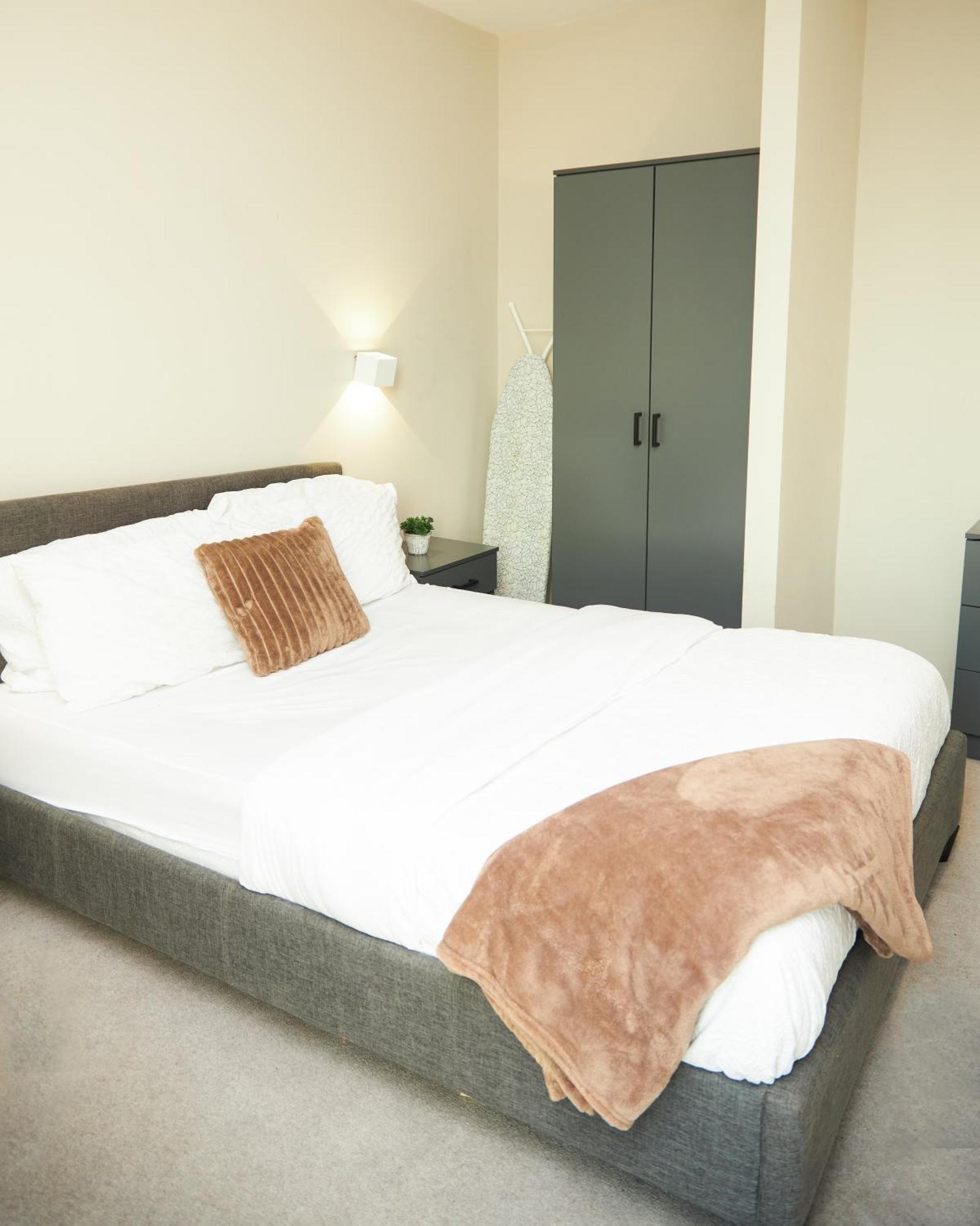 Luxury 2 Bed With Balcony * Manchester