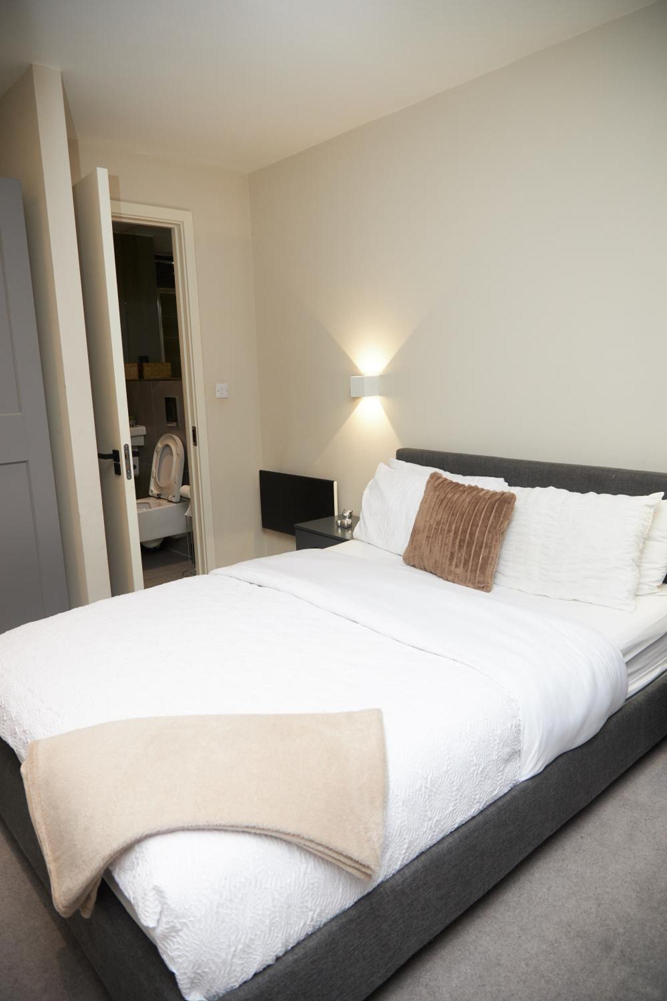 Luxury 2 Bed With Balcony