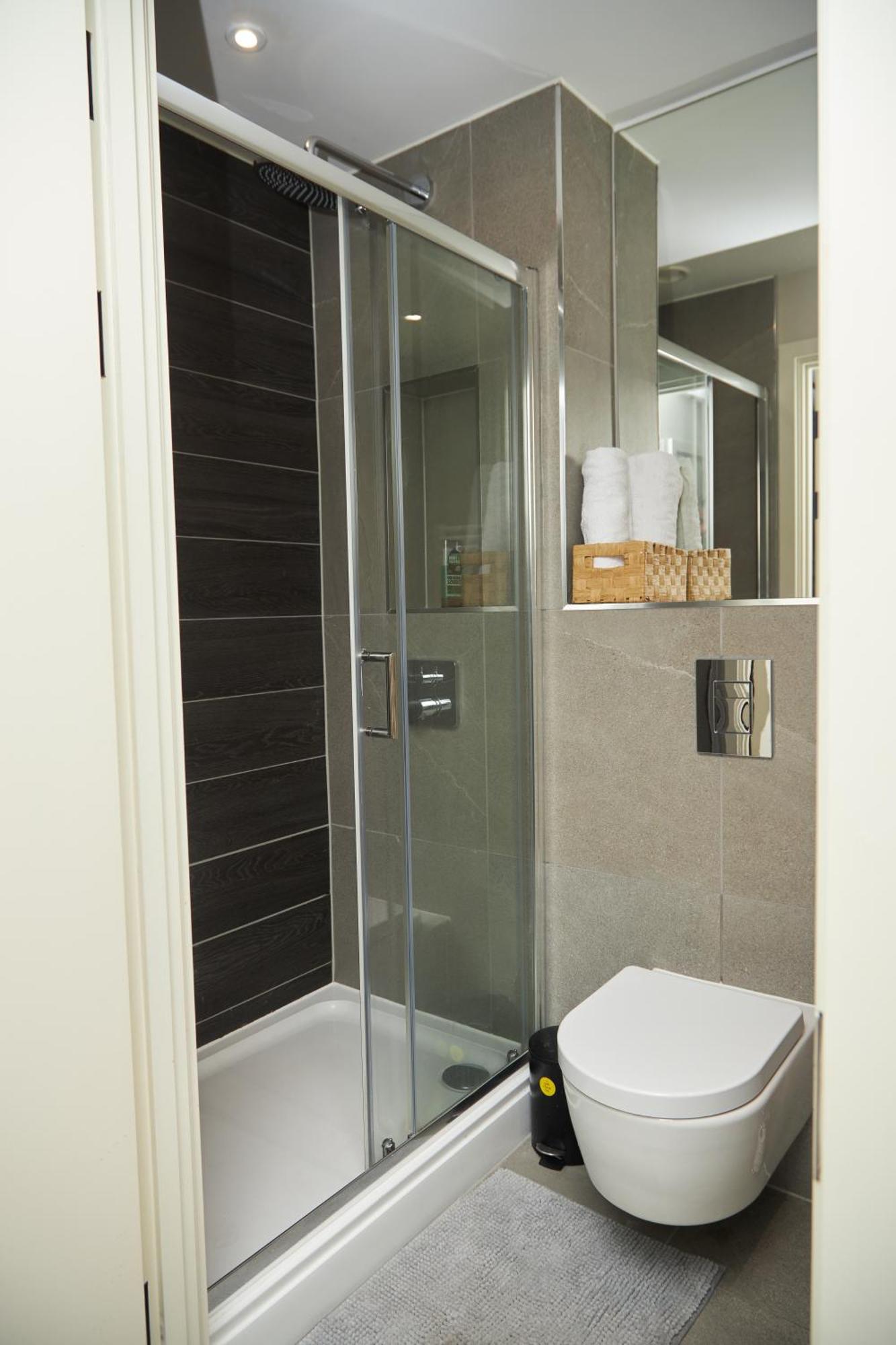 Luxury 2 Bed With Balcony Appartement *