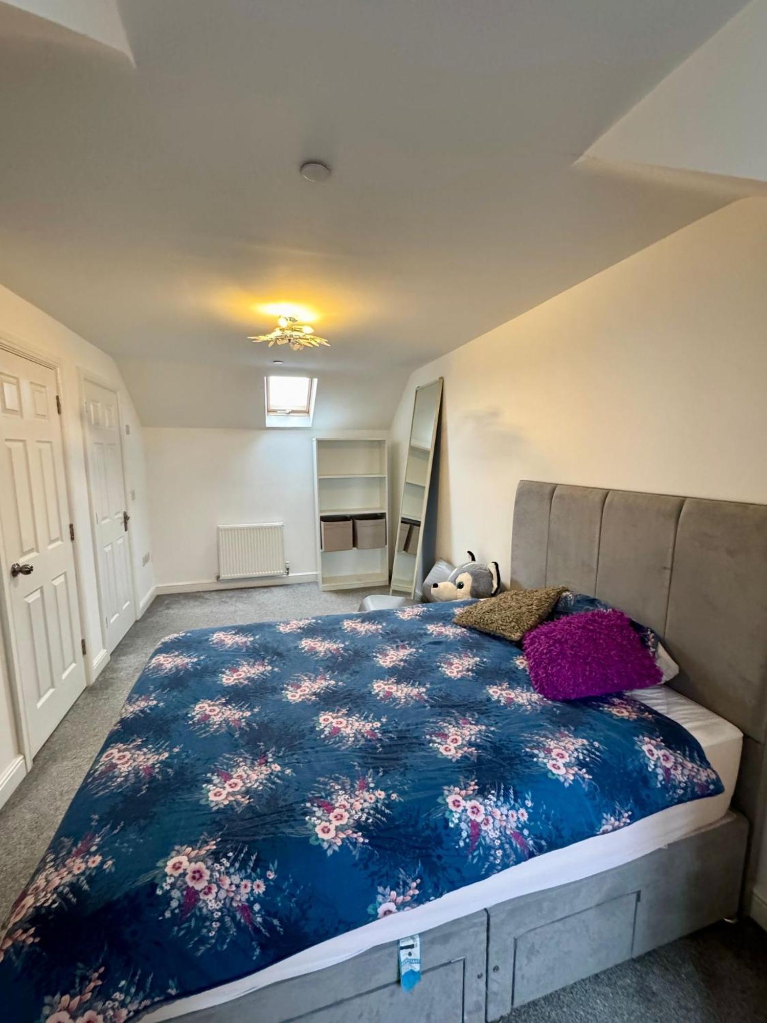Modern Private Bathroom Minutes From Centre And Quays Manchester