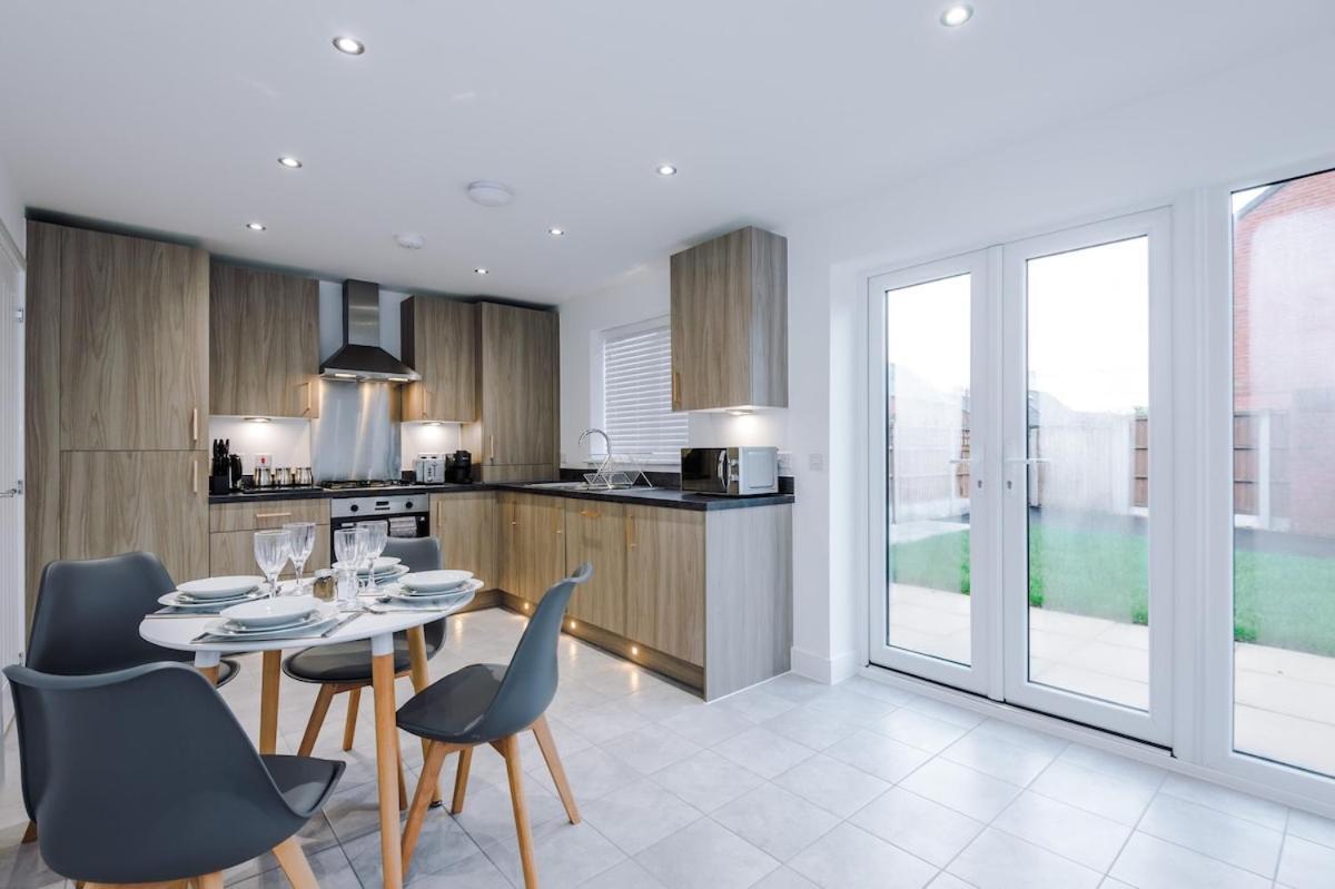Stylish 3-bedroom House - Brand New