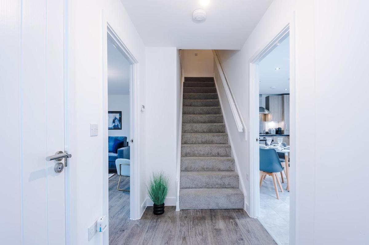 Stylish 3-bedroom House - Brand New
