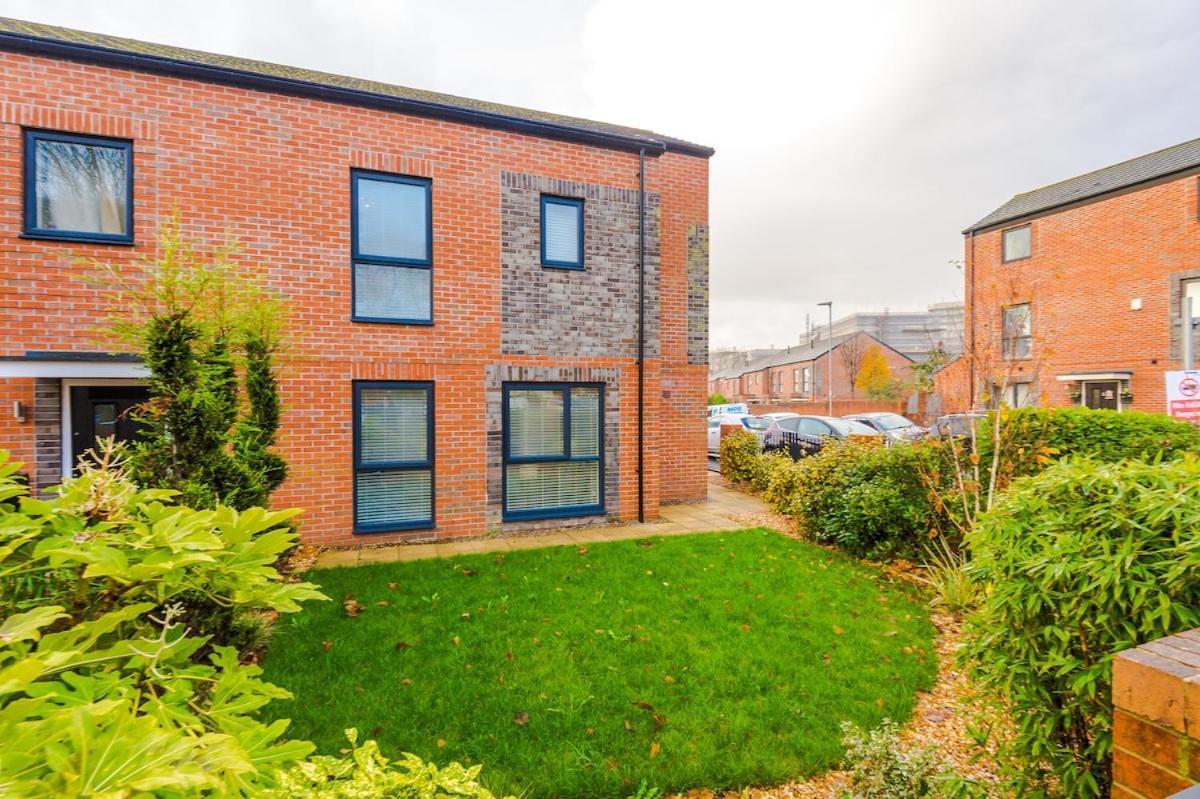 Stylish 3-bedroom House - Brand New Manchester