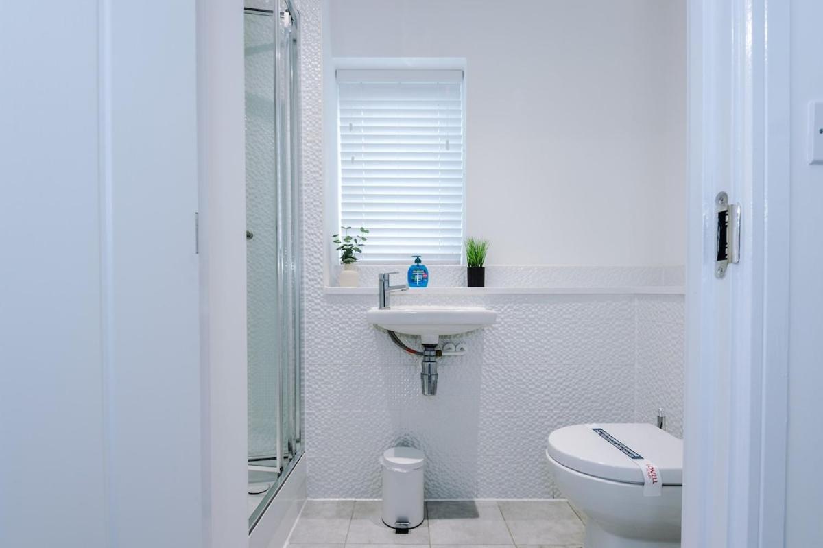 Stylish 3-bedroom House - Brand New * Manchester
