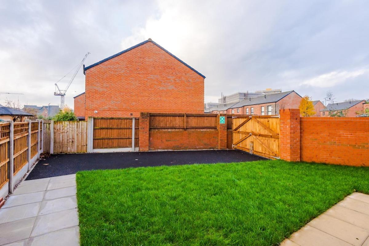 Stylish 3-bedroom House - Brand New