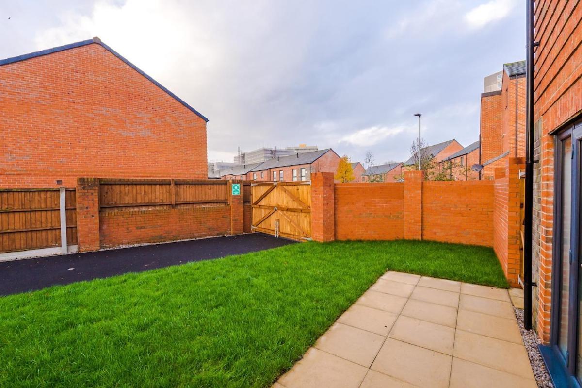 Stylish 3-bedroom House - Brand New *