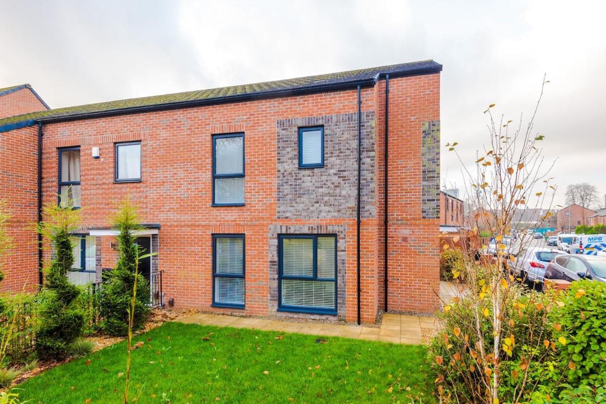 Stylish 3-bedroom House - Brand New *