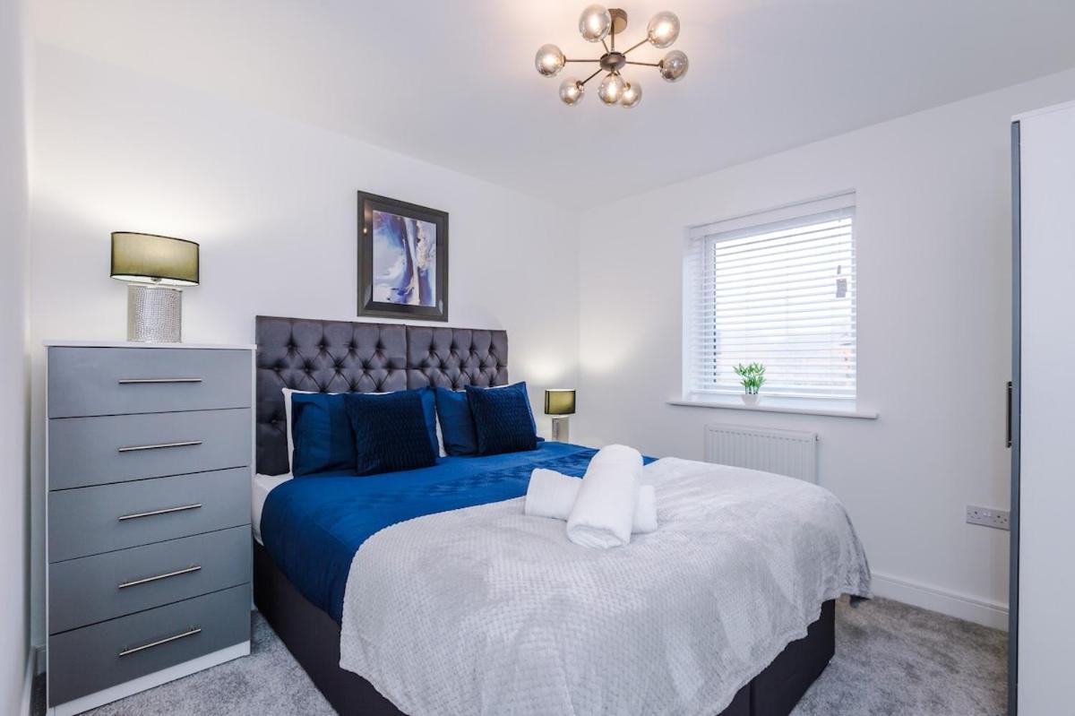 Stylish 3-bedroom House - Brand New
