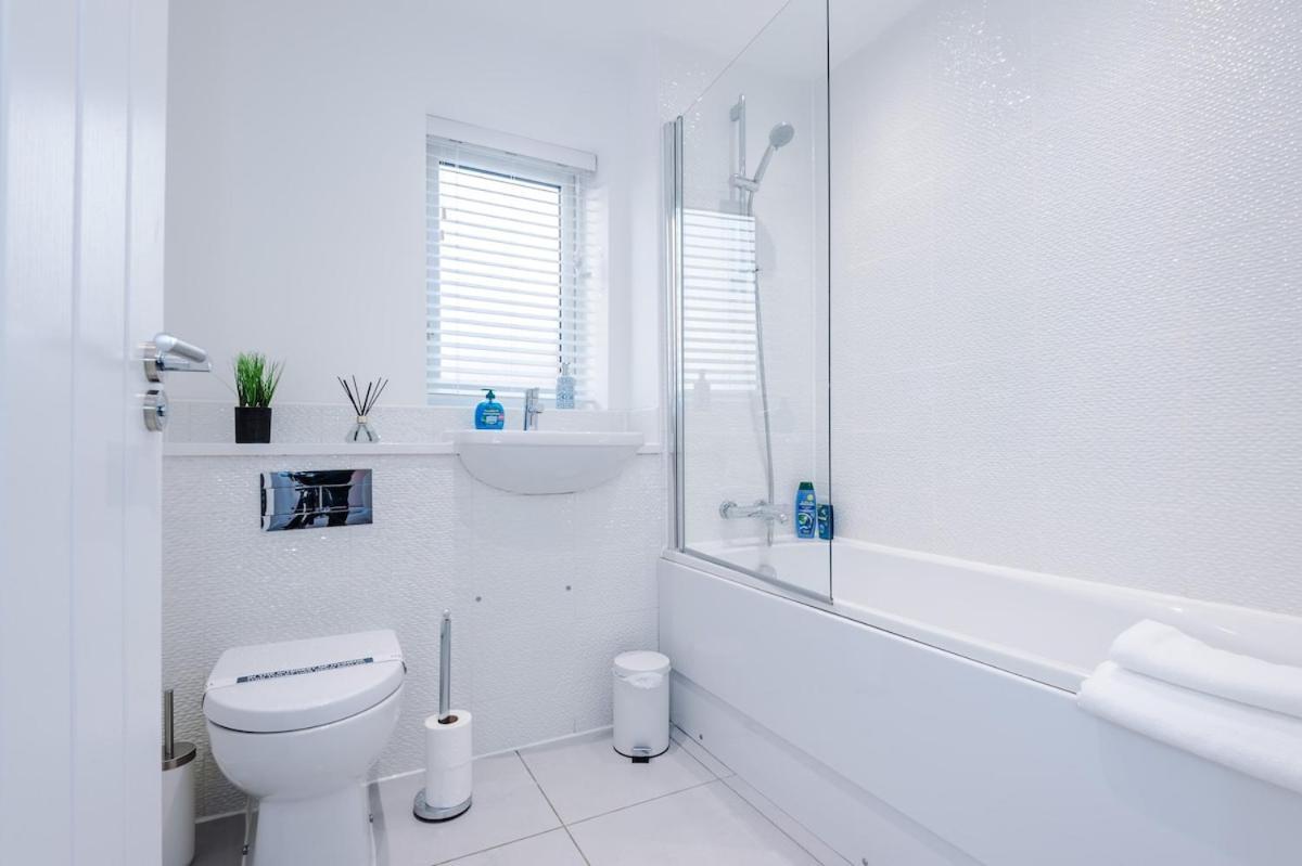 Stylish 3-bedroom House - Brand New