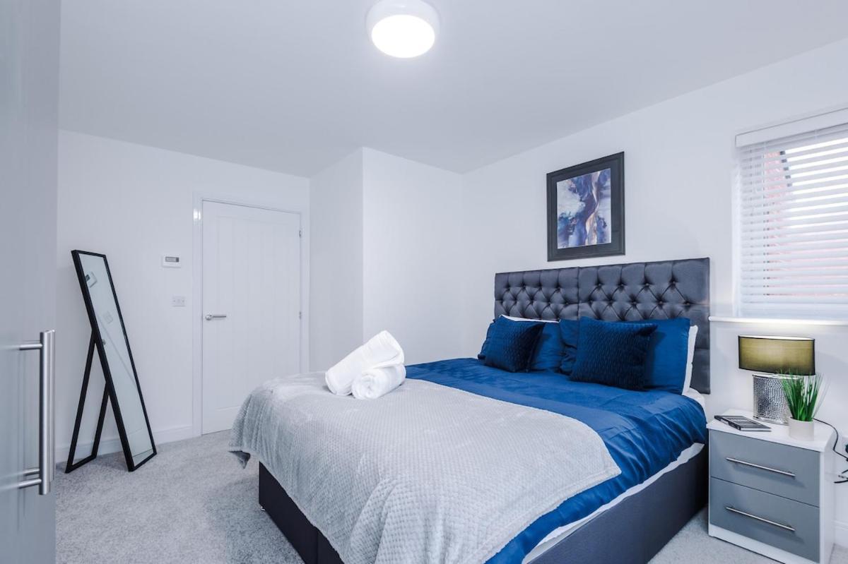 Stylish 3-bedroom House - Brand New Holiday home Manchester