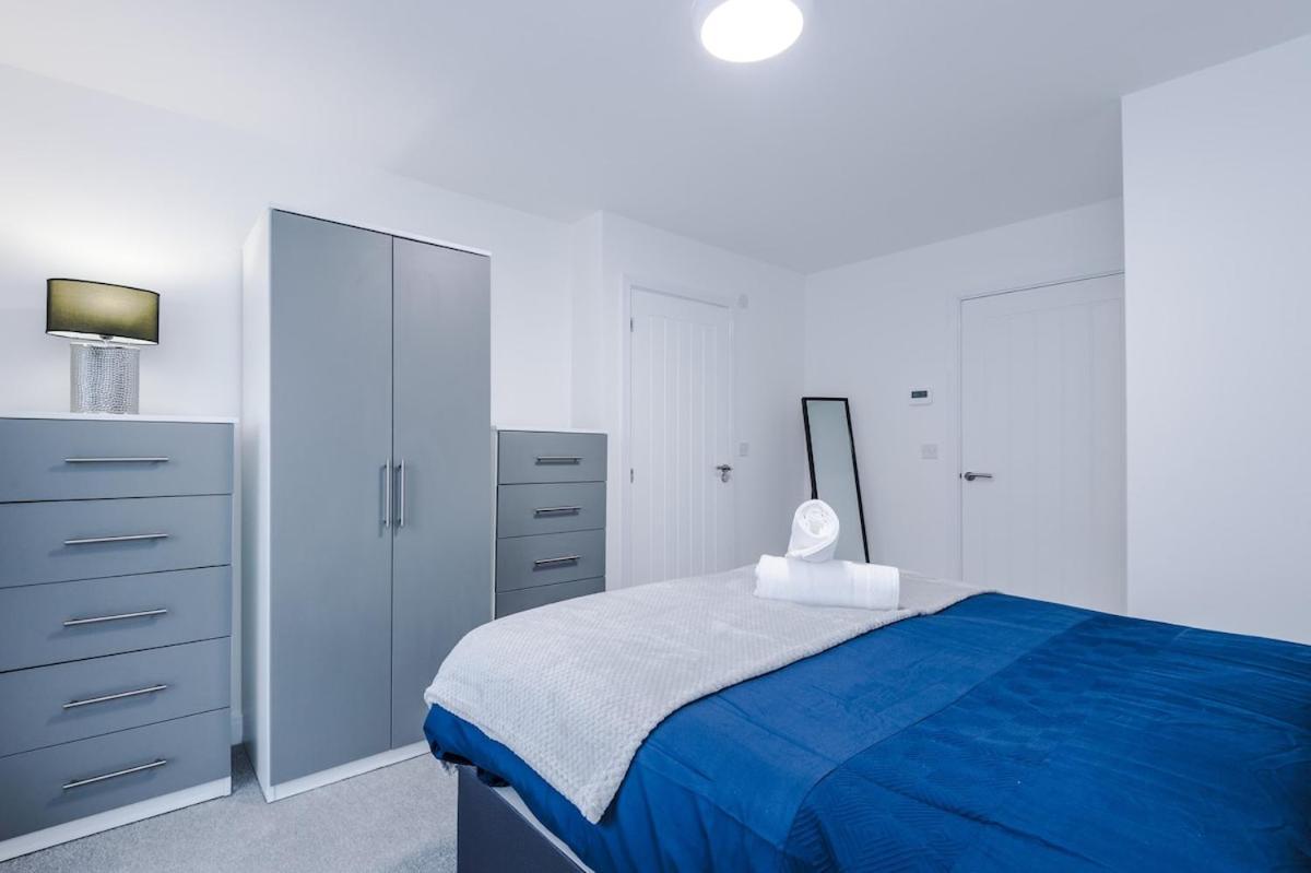 Stylish 3-bedroom House - Brand New