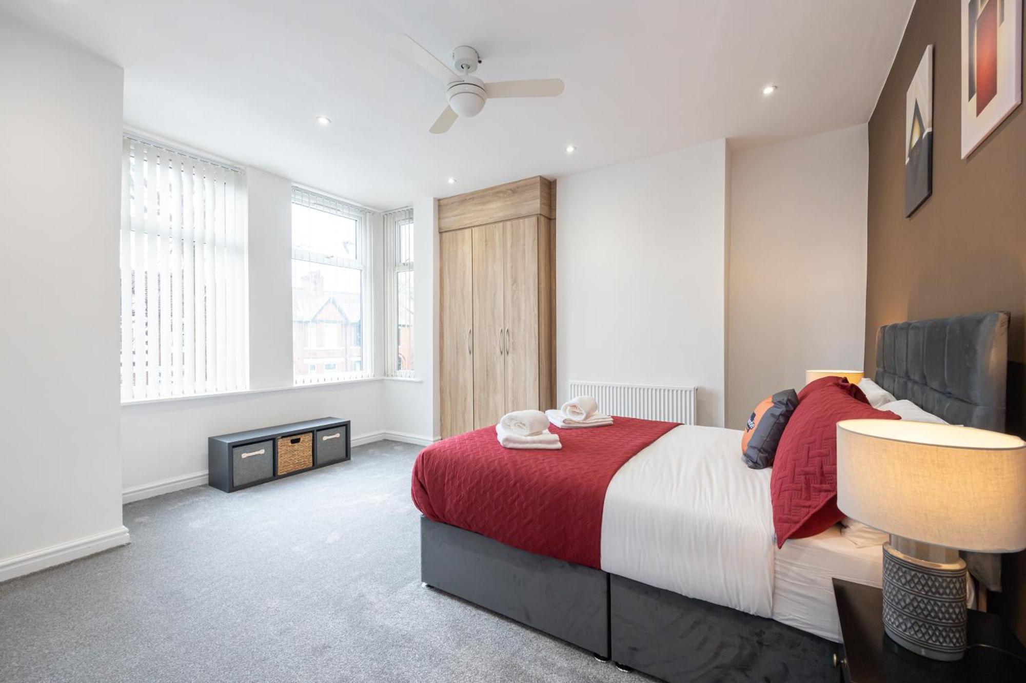 Collegehouse-businessready-freeparking&wifi Holiday home *