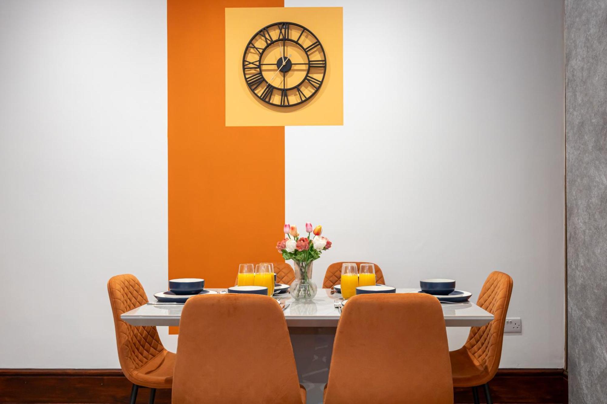Collegehouse-businessready-freeparking&wifi *