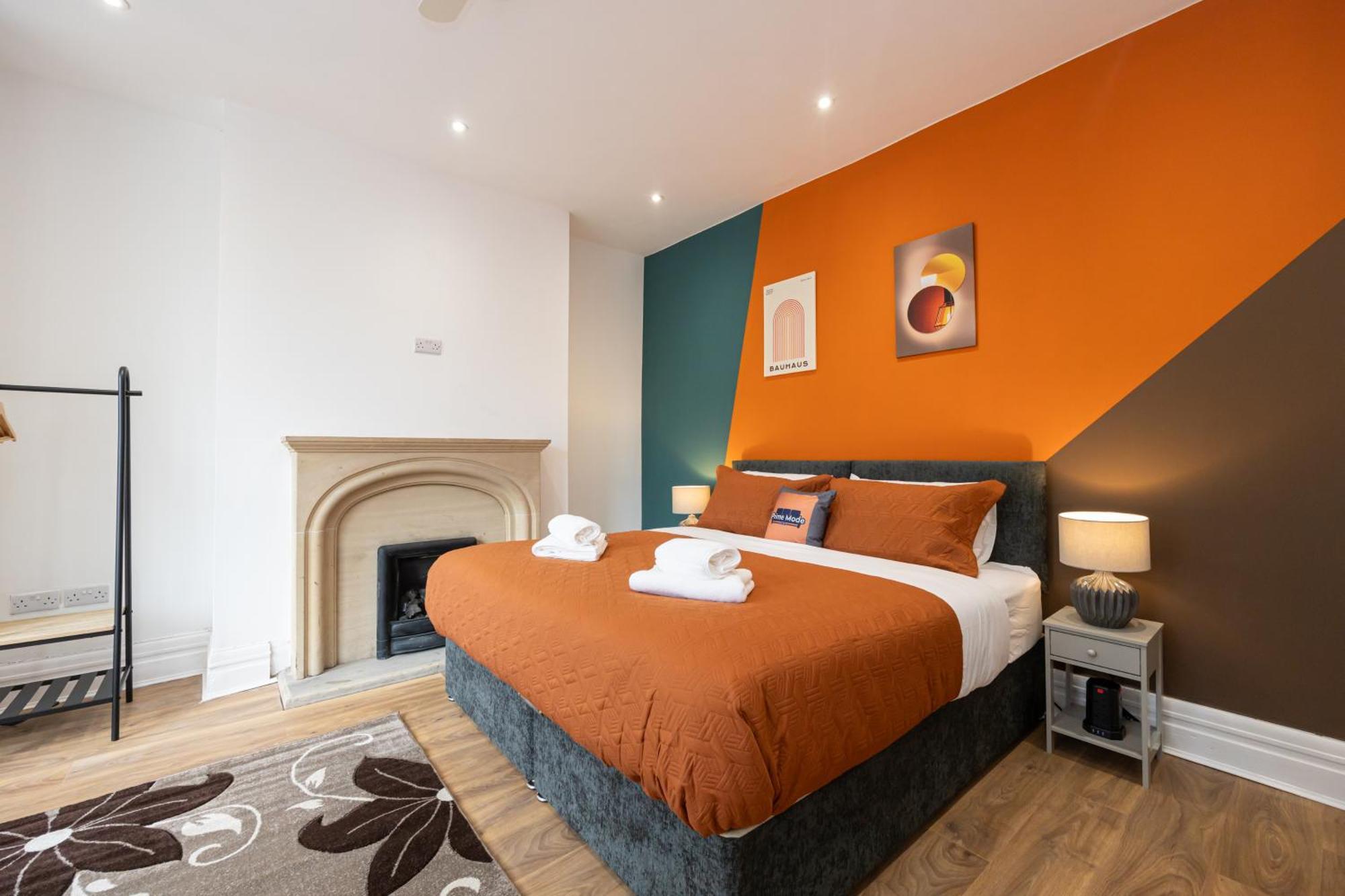 Collegehouse-businessready-freeparking&wifi *