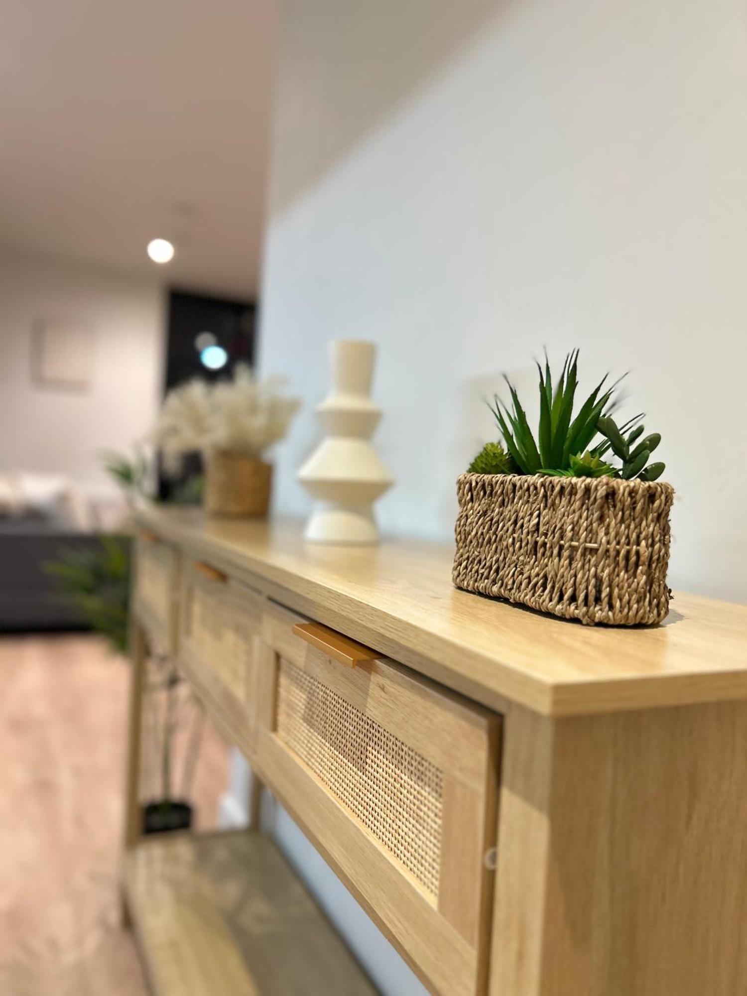 Central Apartment-Free Parking With Terrace-Gym Apartment