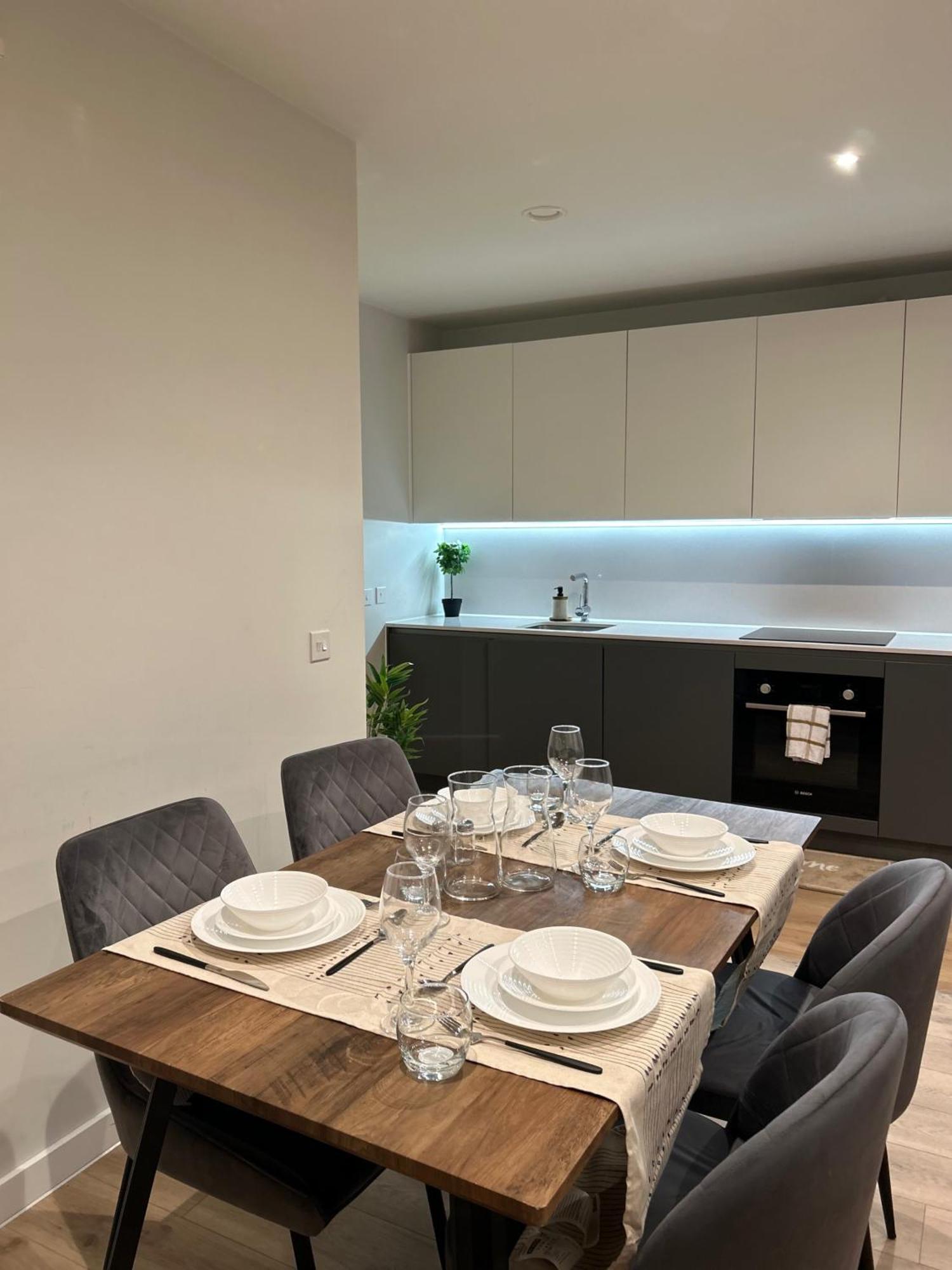 Central Apartment-Free Parking With Terrace-Gym Apartment Manchester