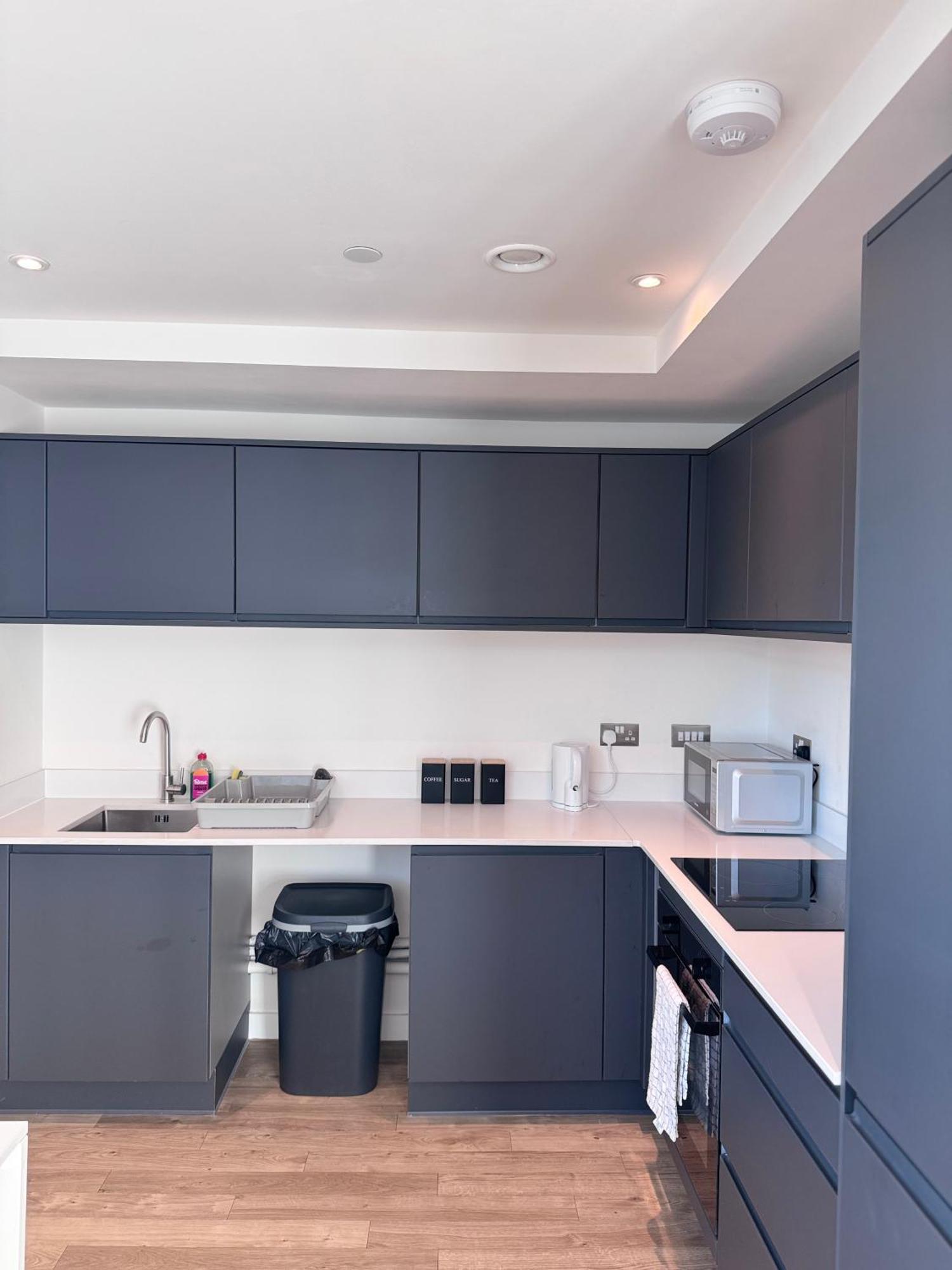 Bright And Modern Near Centre With Free Parking,wifi And Netflix Next To Old Trafford And Man United Stadium