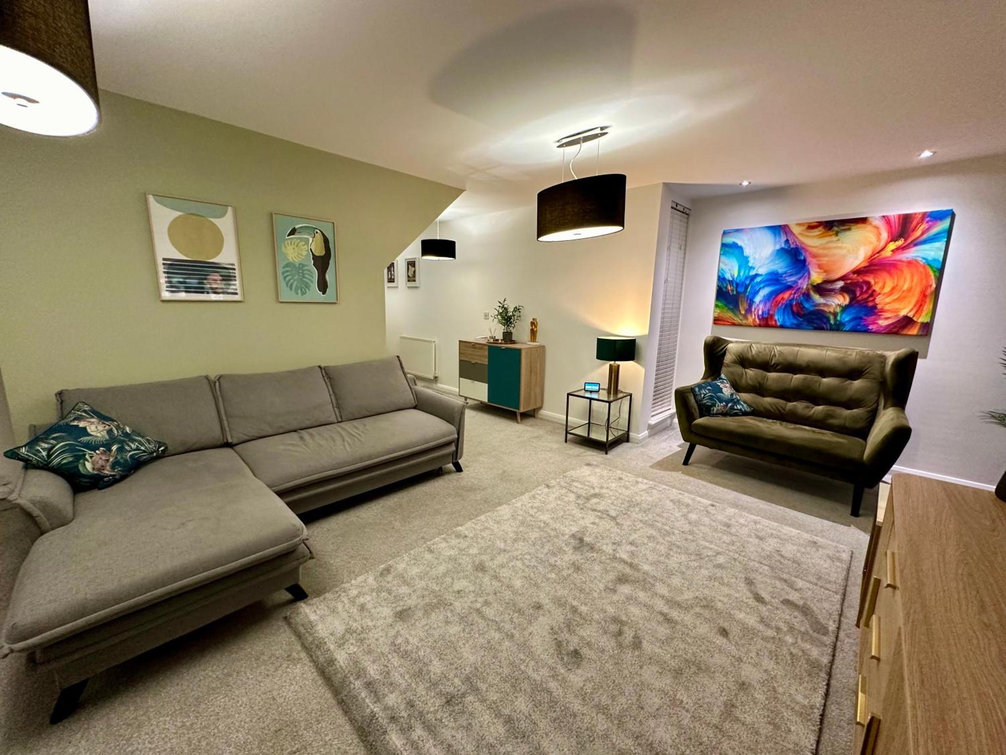 6 Guests- 3 Bedroom House Mcr Ao & Etihad Parking & Wi Fi *