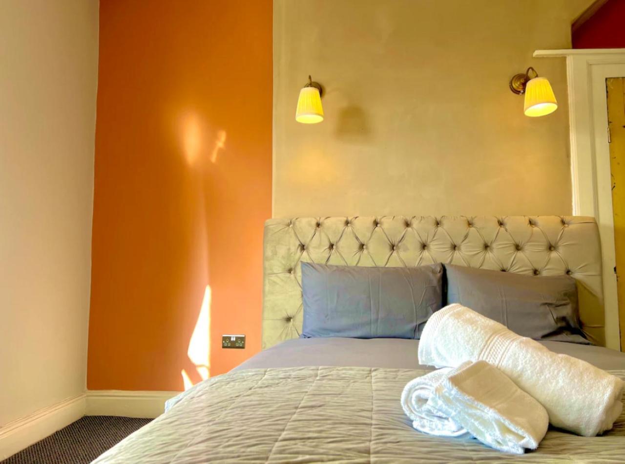 Vakantiehuis Coop Arena, Etihad & Center! Spacious! Luxurious Entire Home, Sleep 4 Manchester