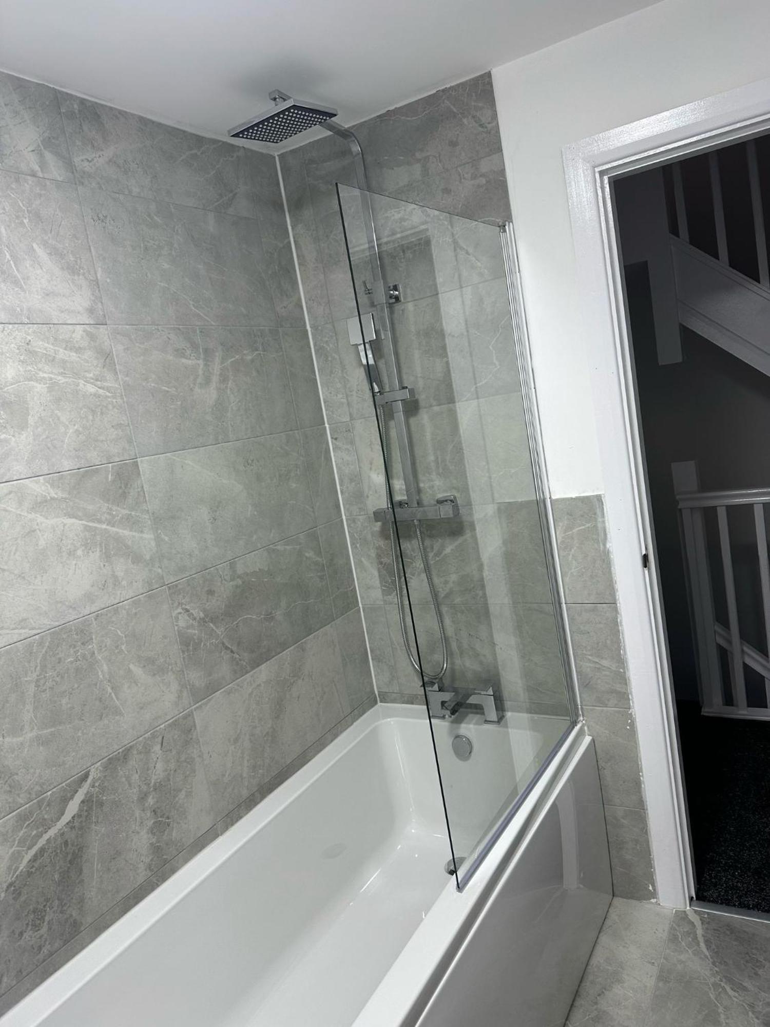 Modern 5 Bedroom House * Manchester