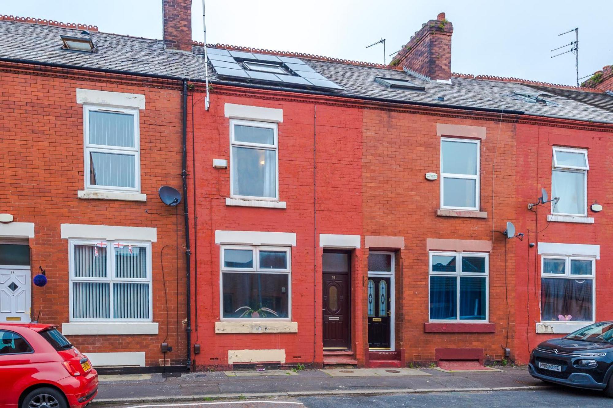 Newly Renovated 5 Bedroom Home-manchester Manchester