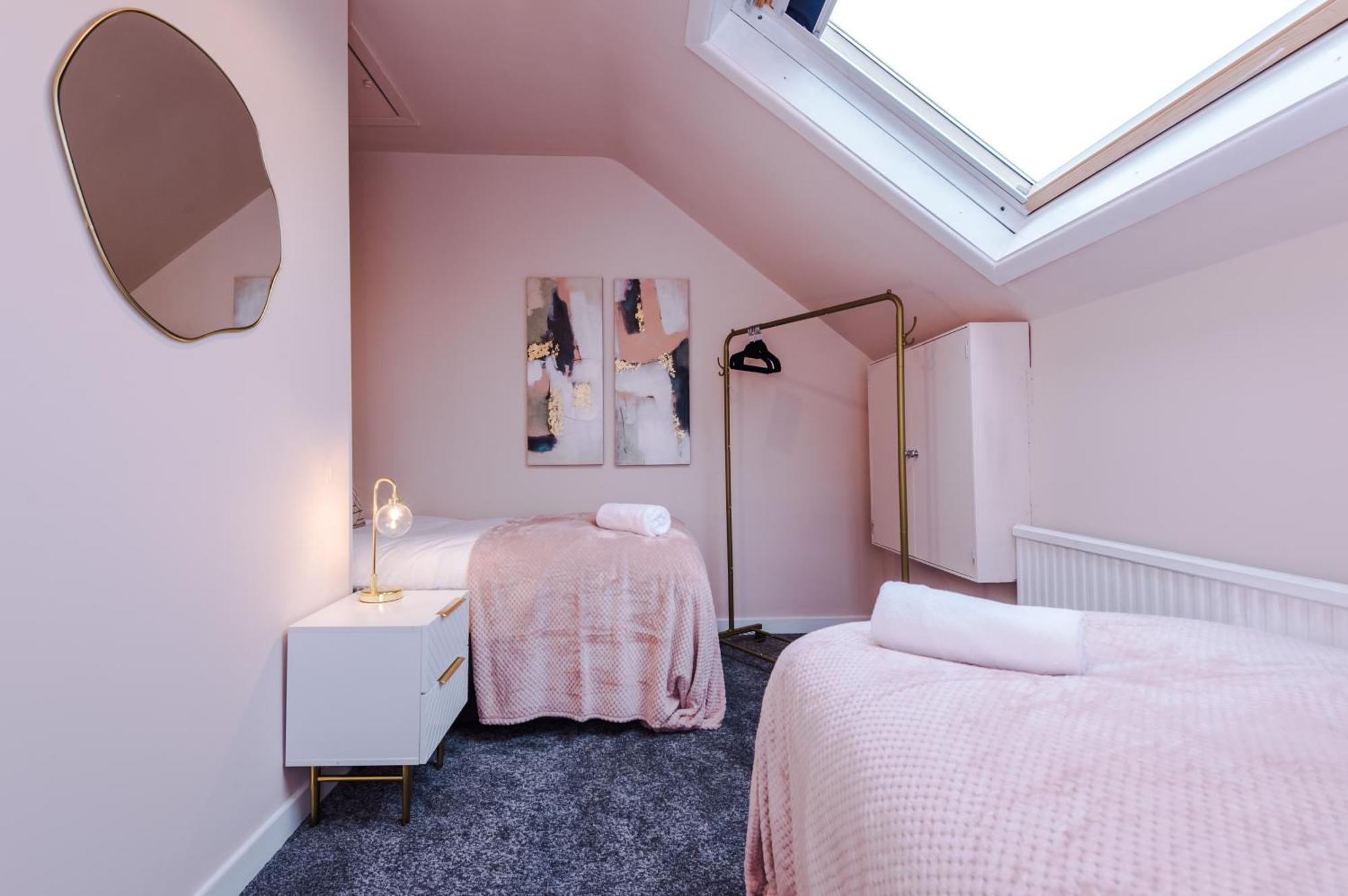 Vakantiehuis Newly Renovated 5 Bedroom Home-manchester *