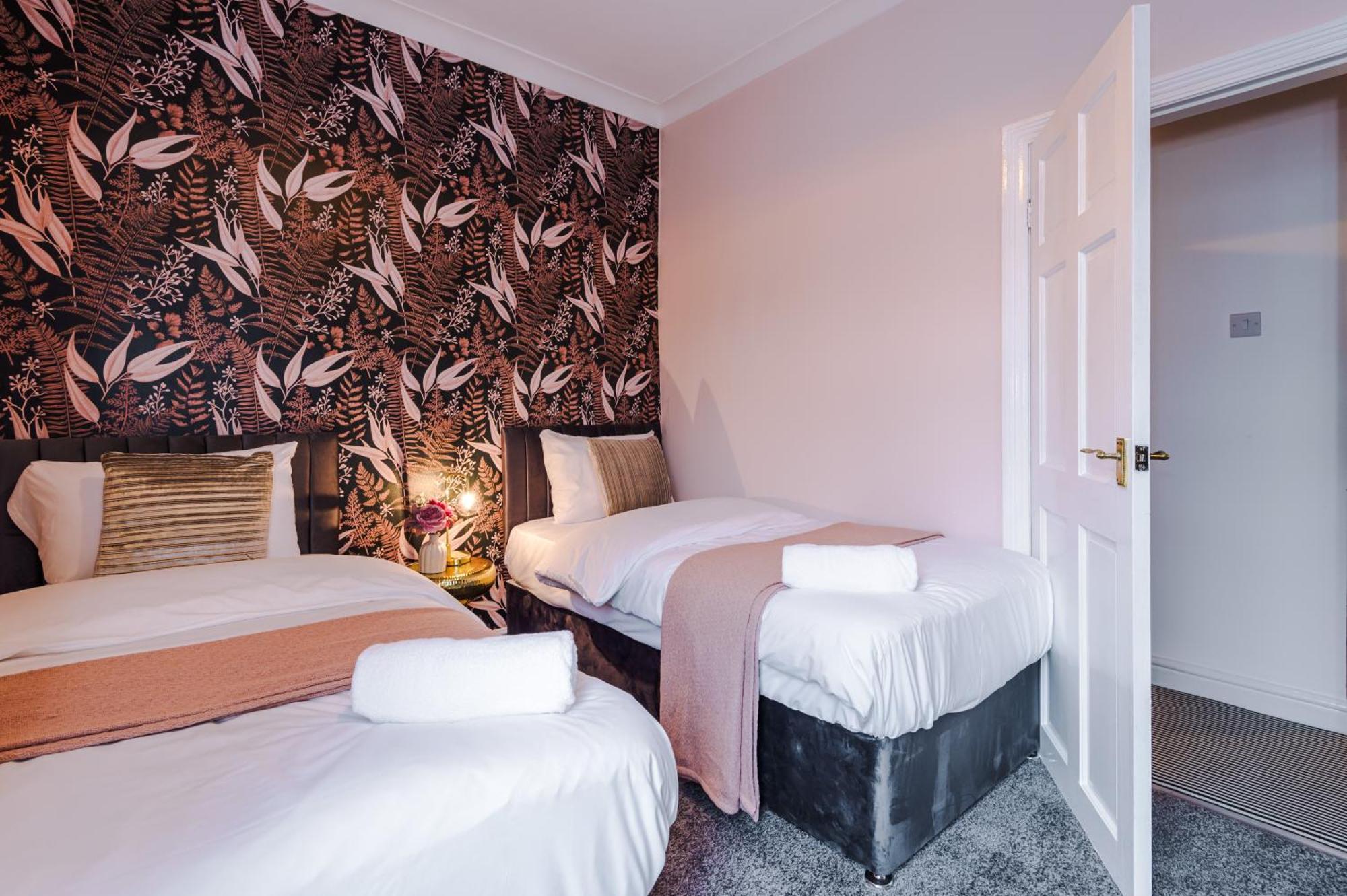 Vakantiehuis Newly Renovated 5 Bedroom Home-manchester