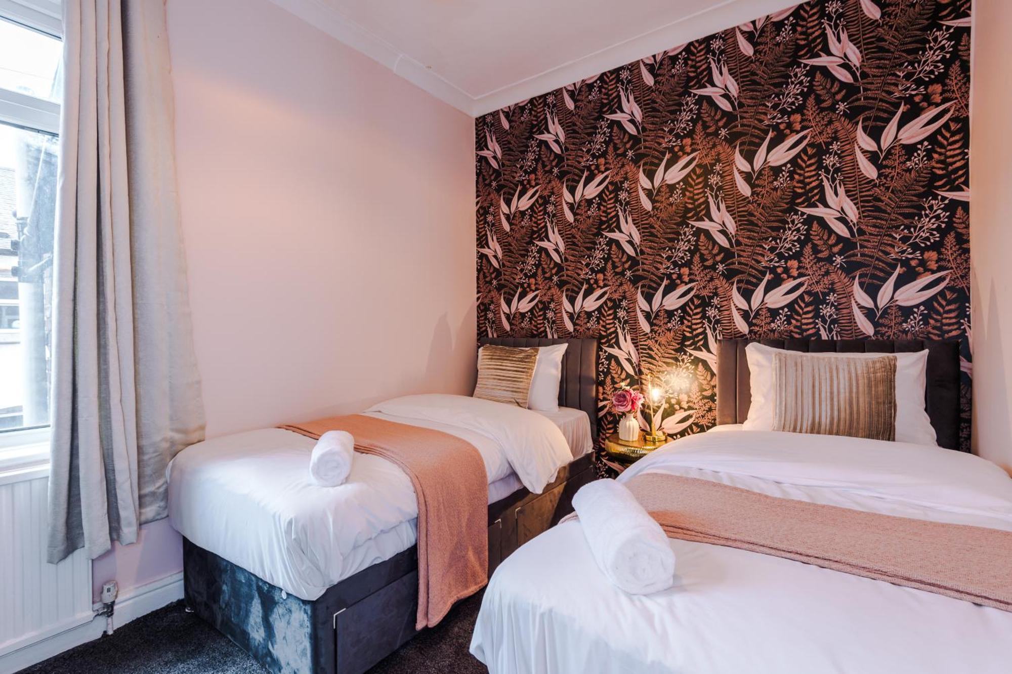 Newly Renovated 5 Bedroom Home-manchester Vakantiehuis *
