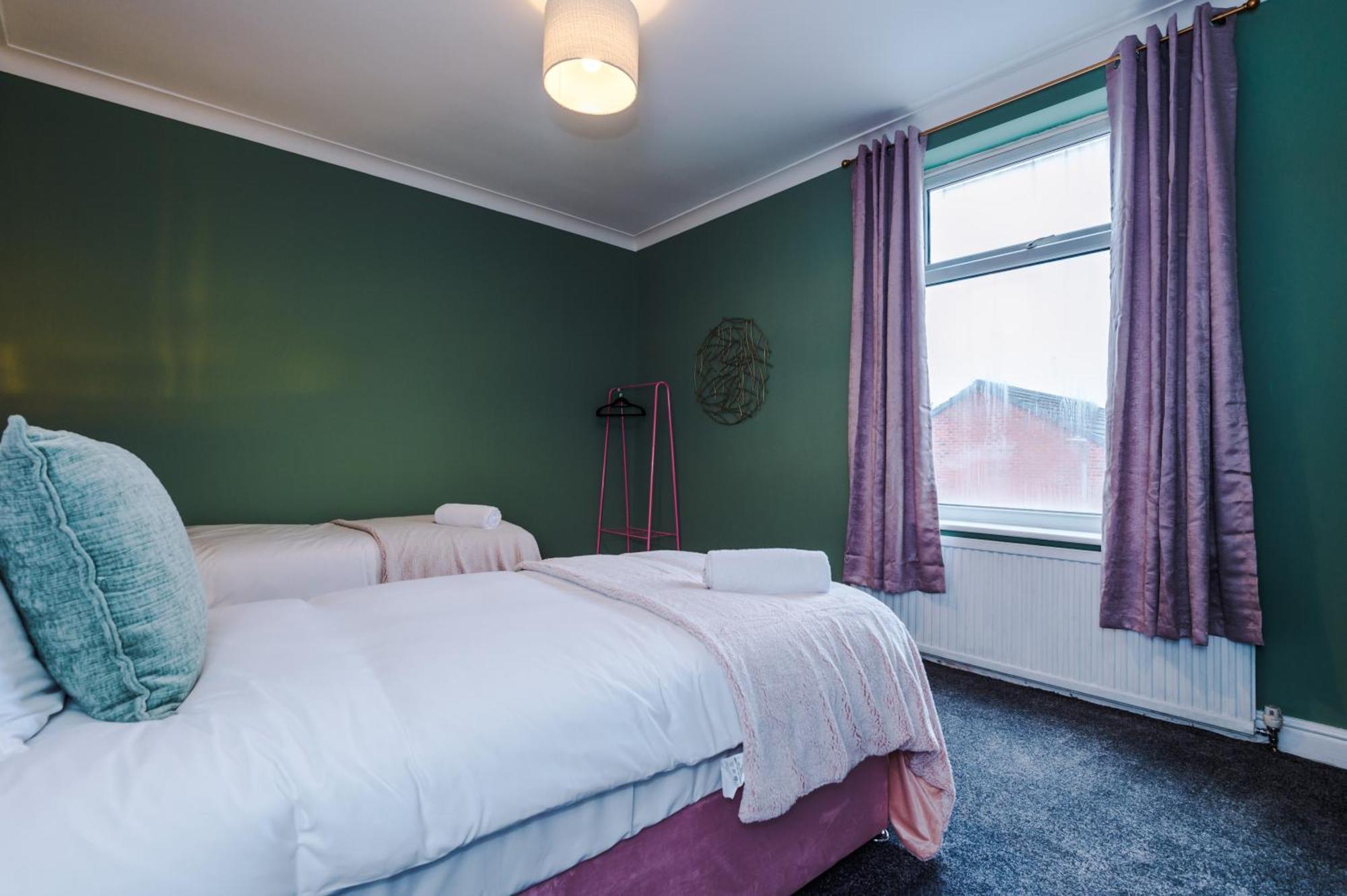 Newly Renovated 5 Bedroom Home-manchester Vakantiehuis