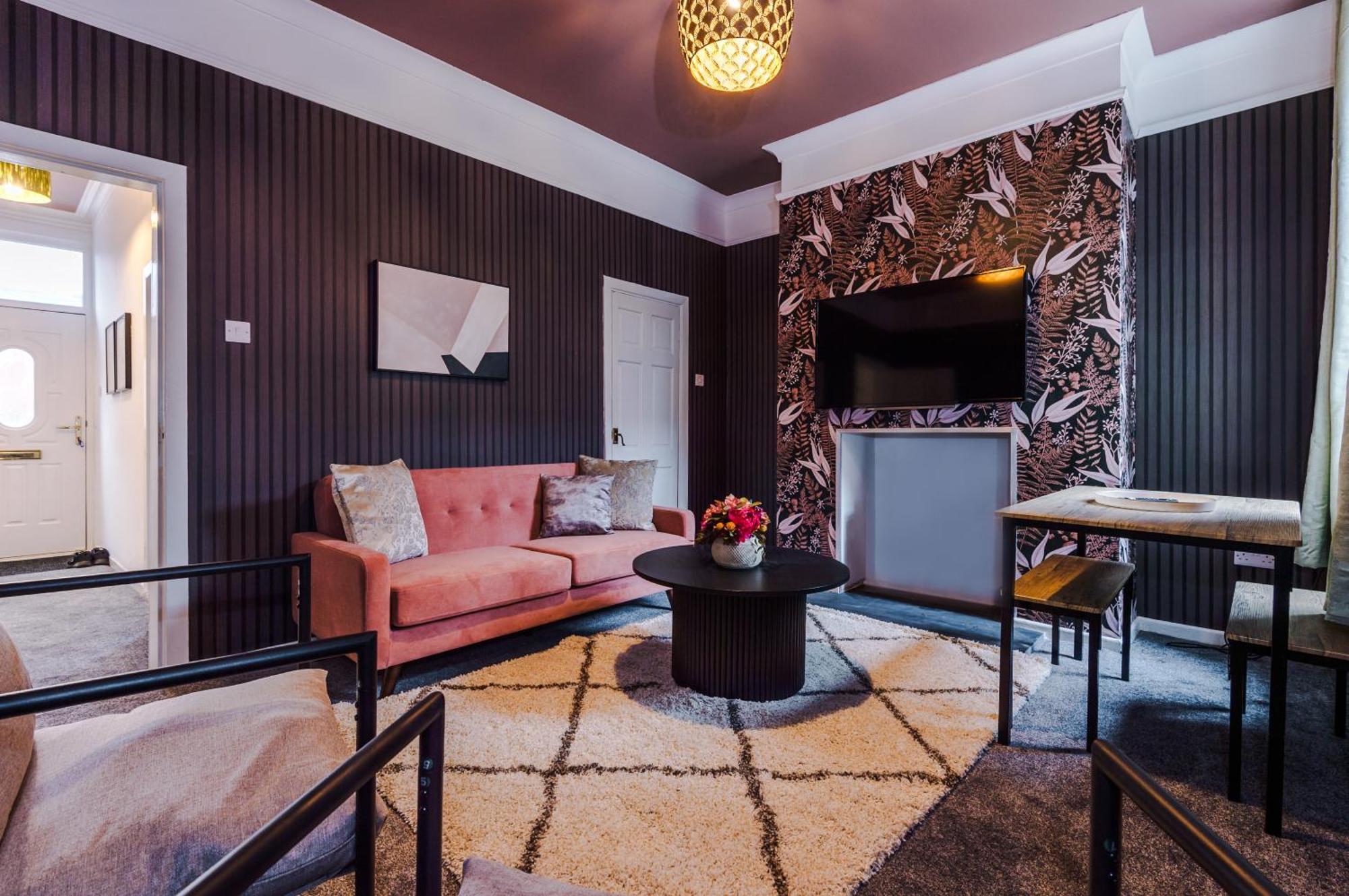 Newly Renovated 5 Bedroom Home-manchester Vakantiehuis Manchester