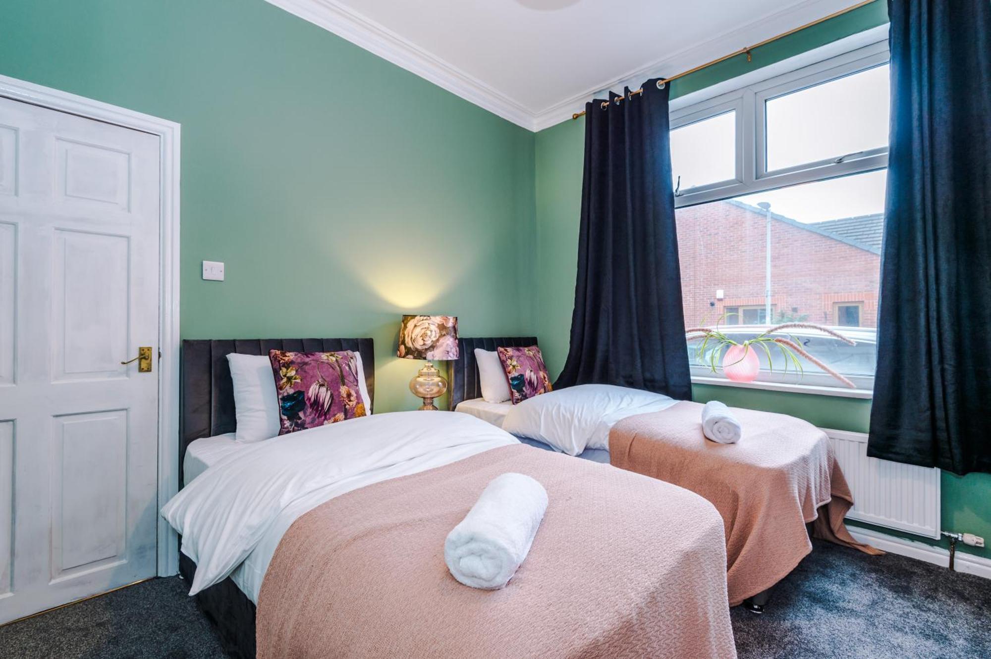 Vakantiehuis Newly Renovated 5 Bedroom Home-manchester *
