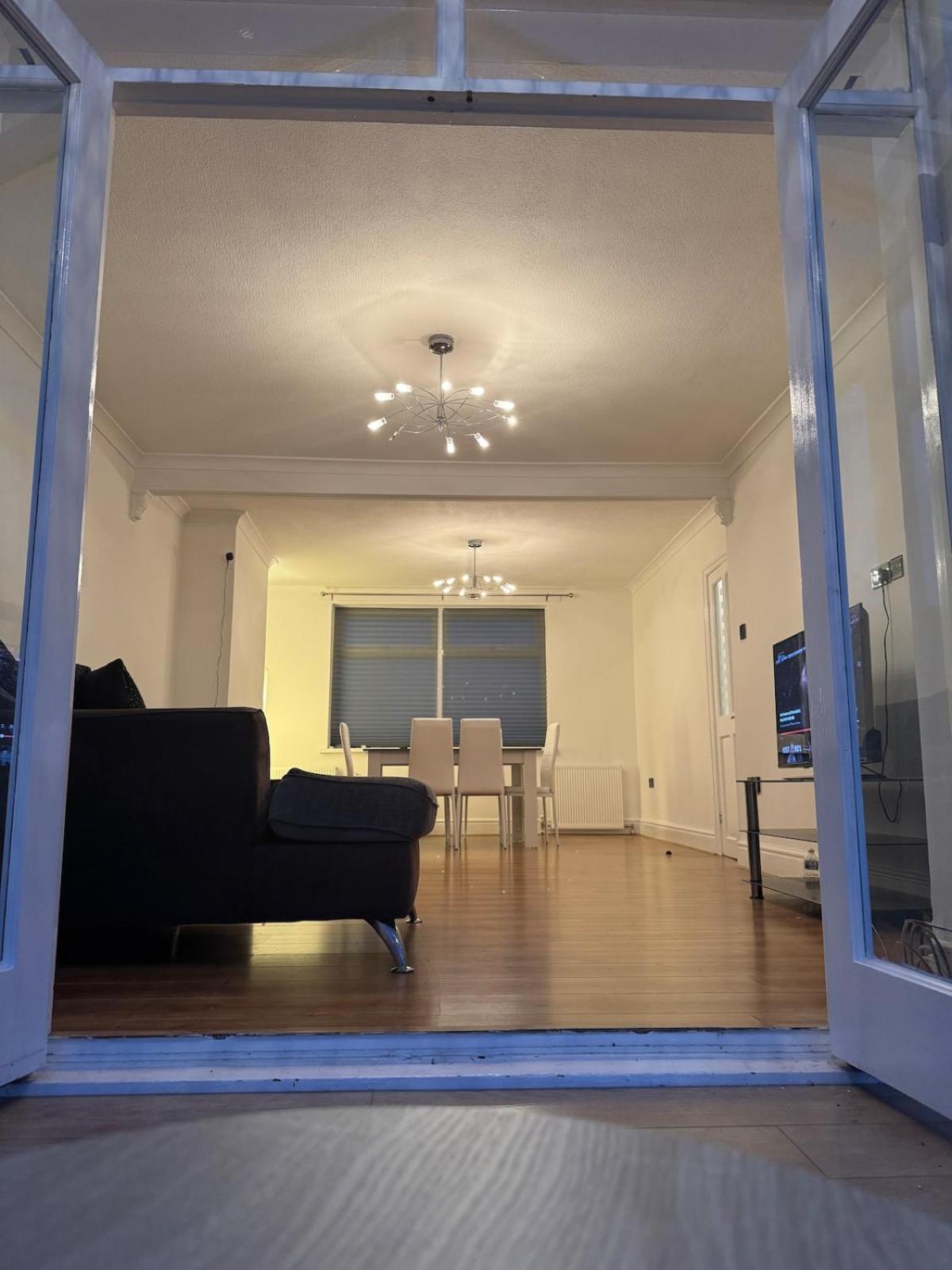 Charming Salford House *