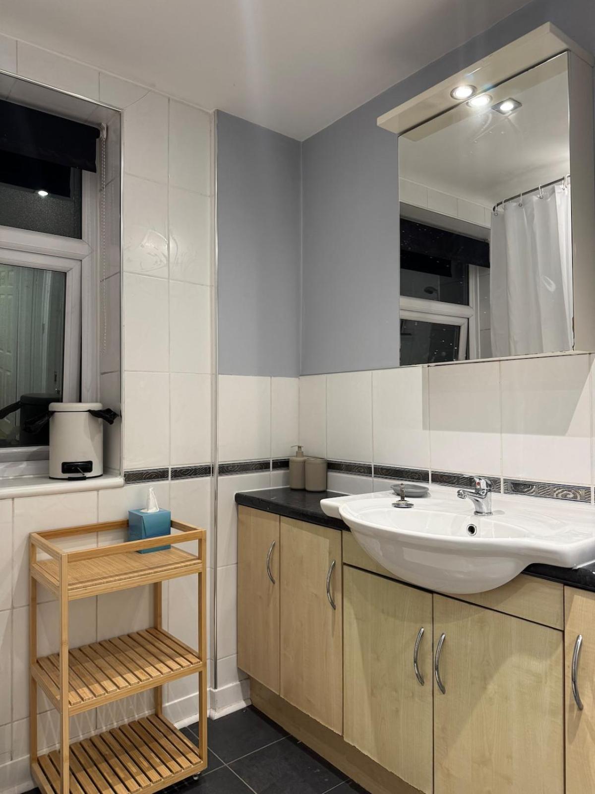Holiday home Charming Salford House *