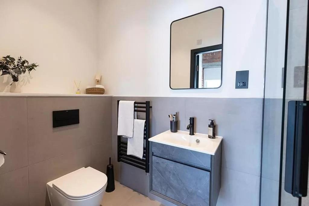 2 Bed 2 Bath, Excusive And Central, Concierge Service Manchester