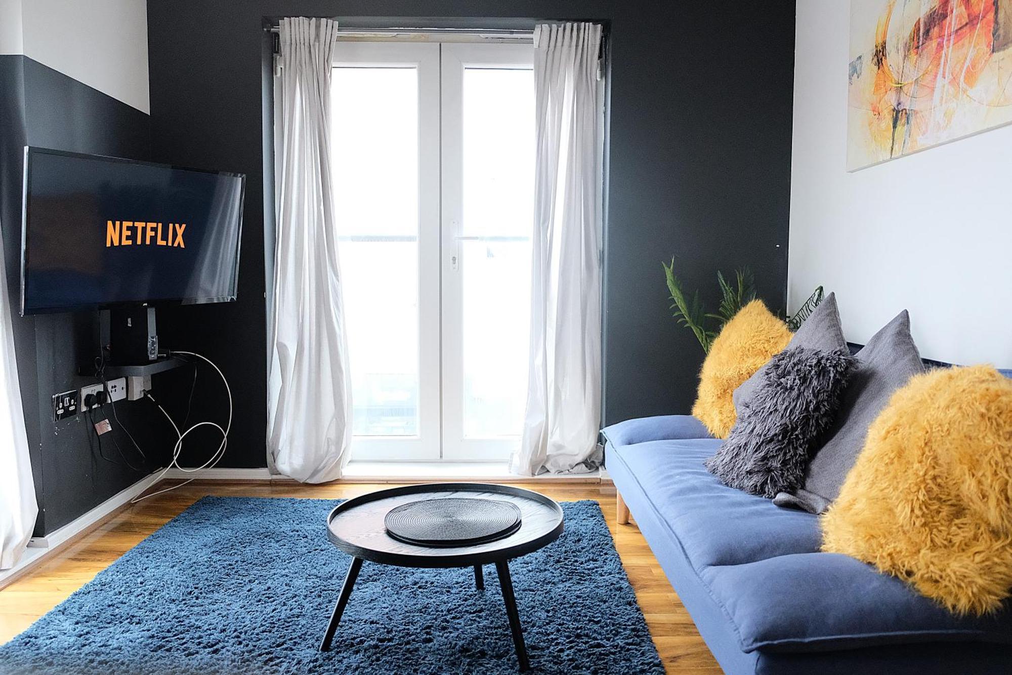 Apartment Bright 1 Bedroom Flat With Parking & Wifi For 3 Guests - Salford Uni, Victoria Station, Ao Arena Manchester