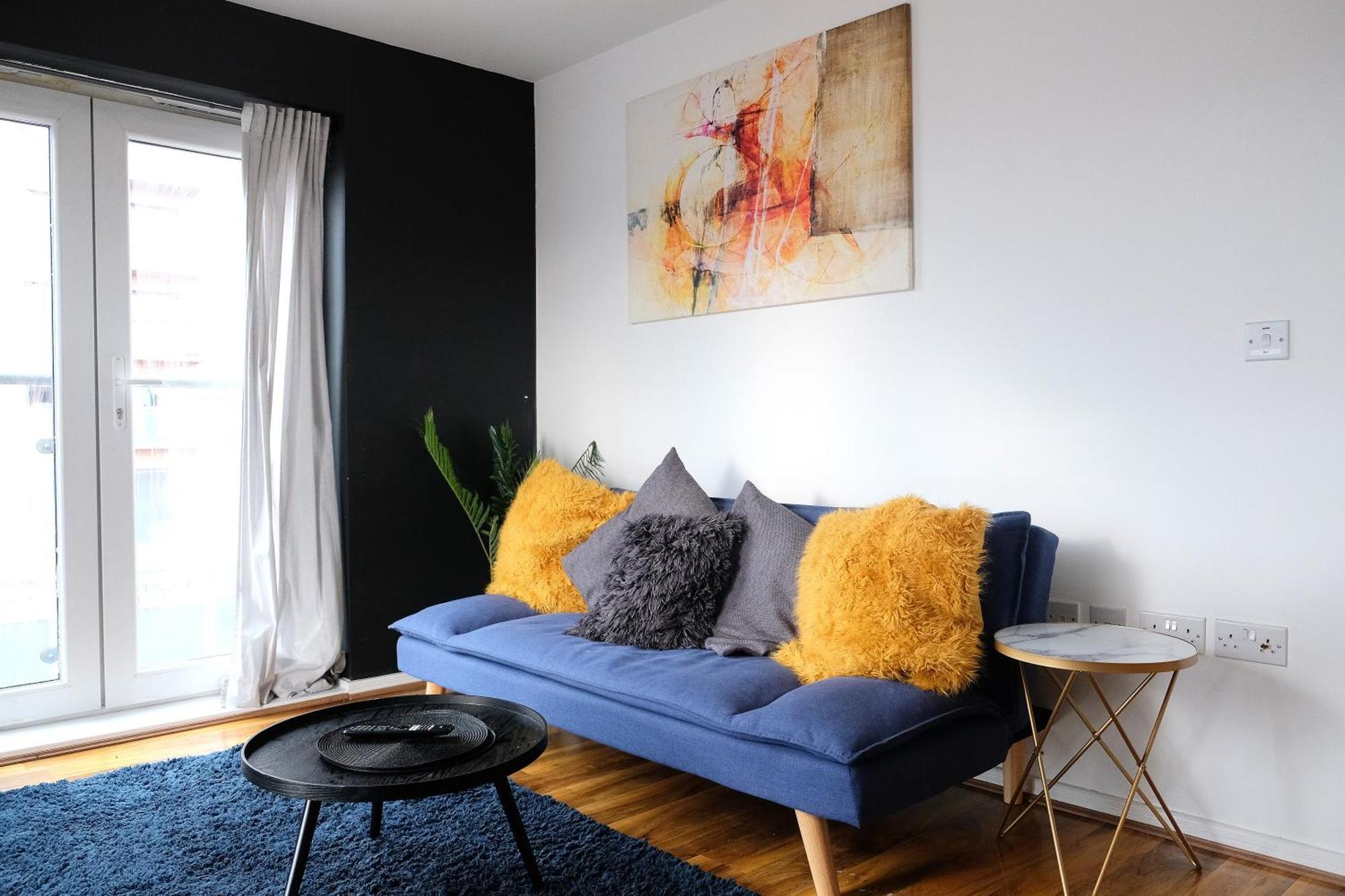 Bright 1 Bedroom Flat With Parking & Wifi For 3 Guests - Salford Uni, Victoria Station, Ao Arena Apartment Manchester