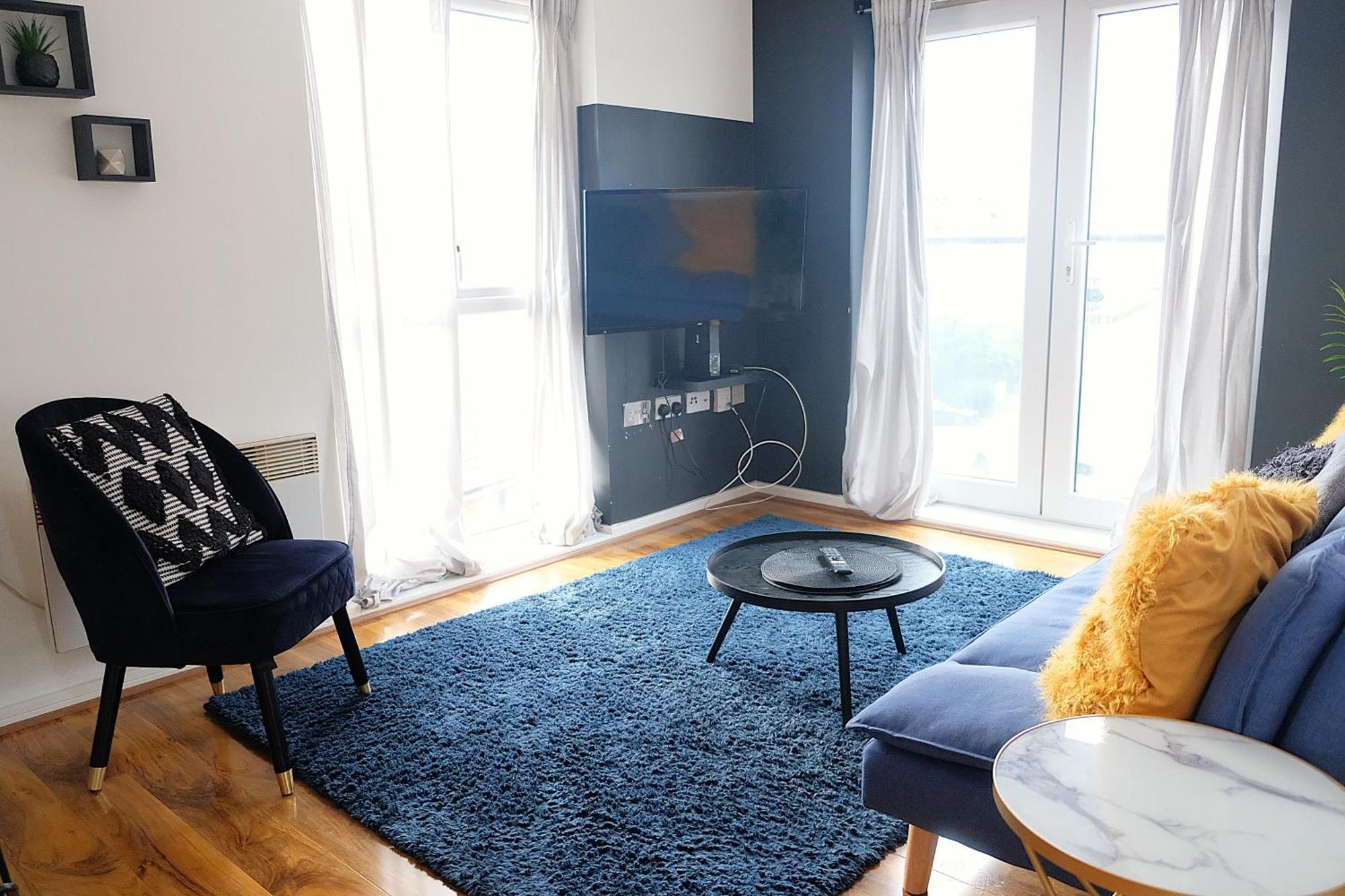 Bright 1 Bedroom Flat With Parking & Wifi For 3 Guests - Salford Uni, Victoria Station, Ao Arena