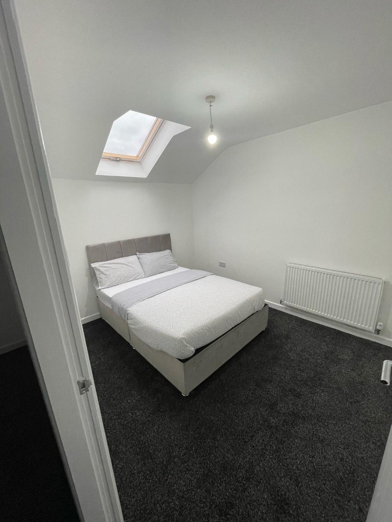 Modern 5 Bedroom House Holiday home Manchester