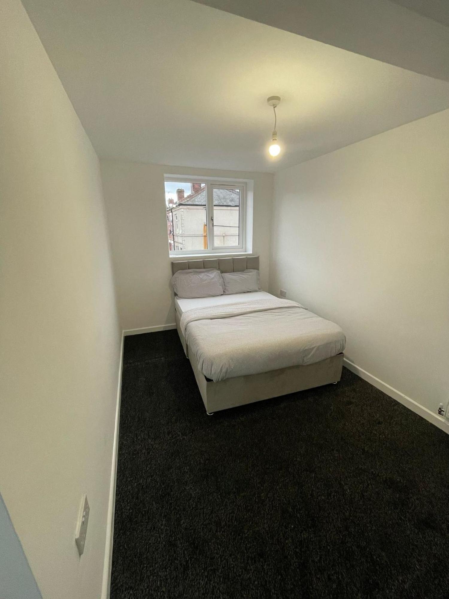 Holiday home Modern 5 Bedroom House