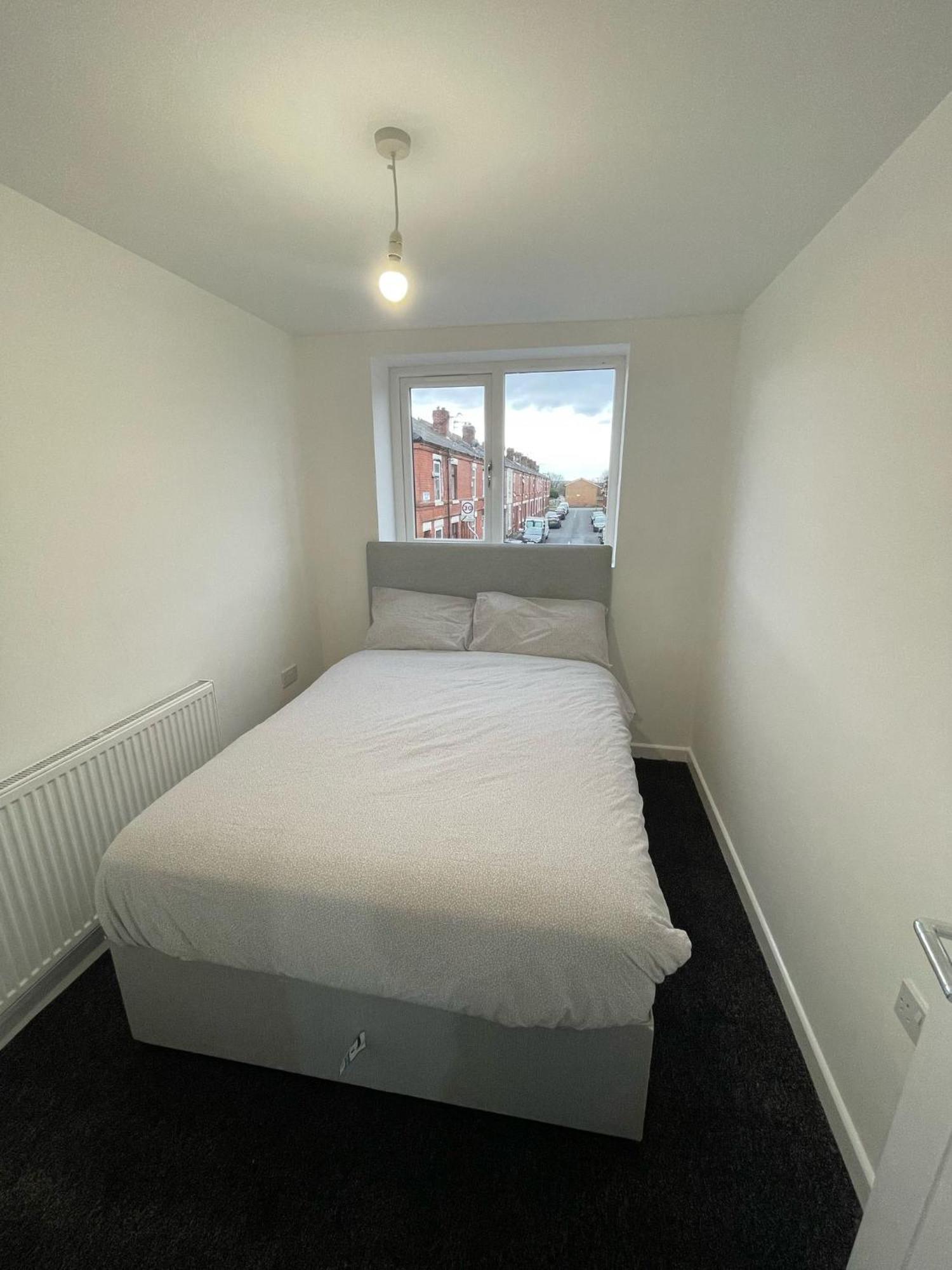 Modern 5 Bedroom House Manchester