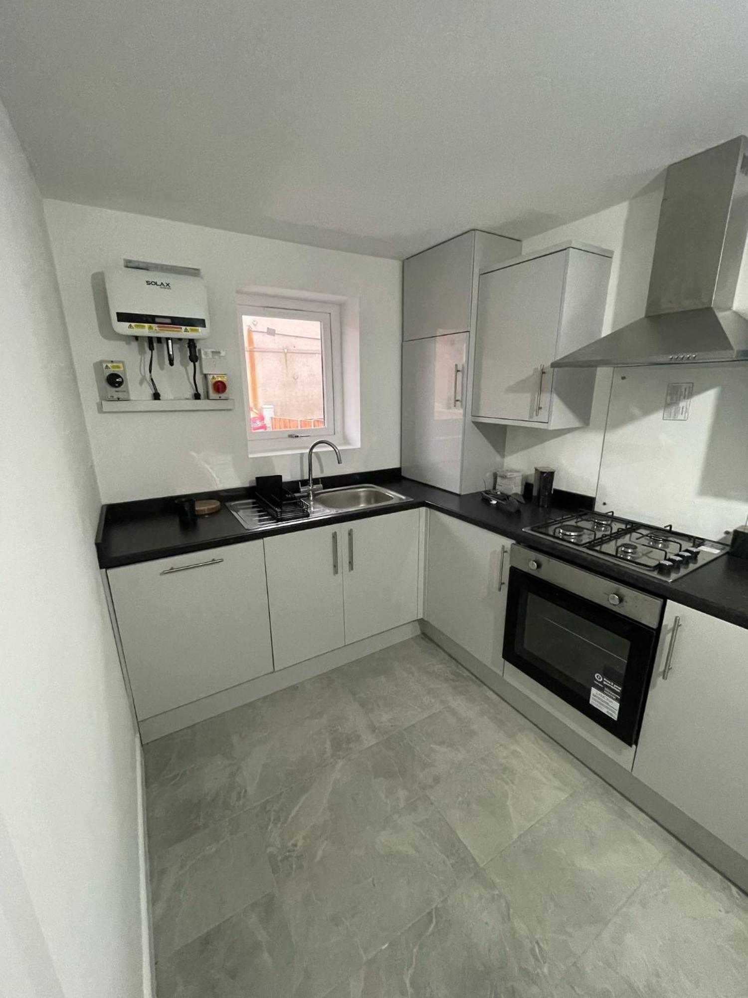Modern 5 Bedroom House * Manchester