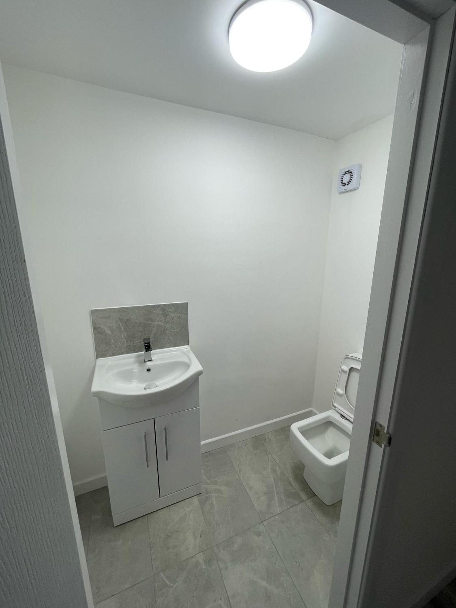 Modern 5 Bedroom House * Manchester