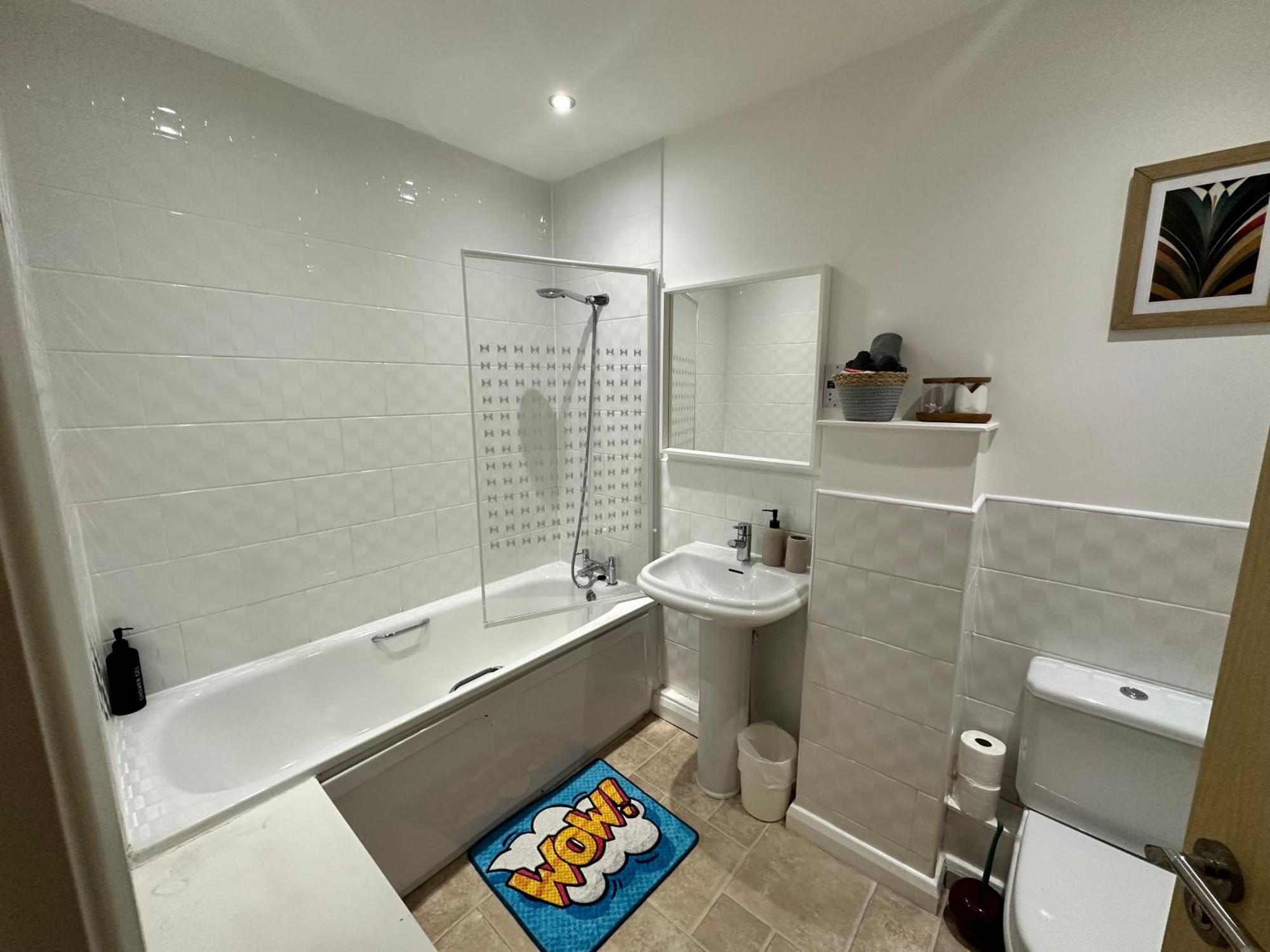 6 Guests- 3 Bedroom House Mcr Ao & Etihad Parking & Wi Fi Vakantiehuis