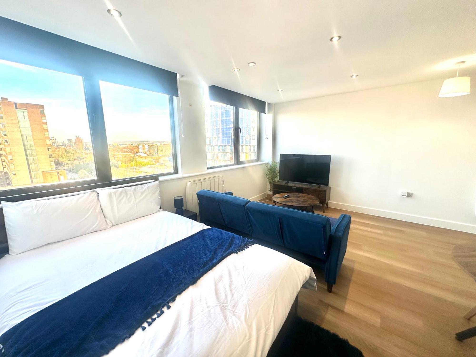 Up To 40 Percent Off Old Trafford Modern Apartment *