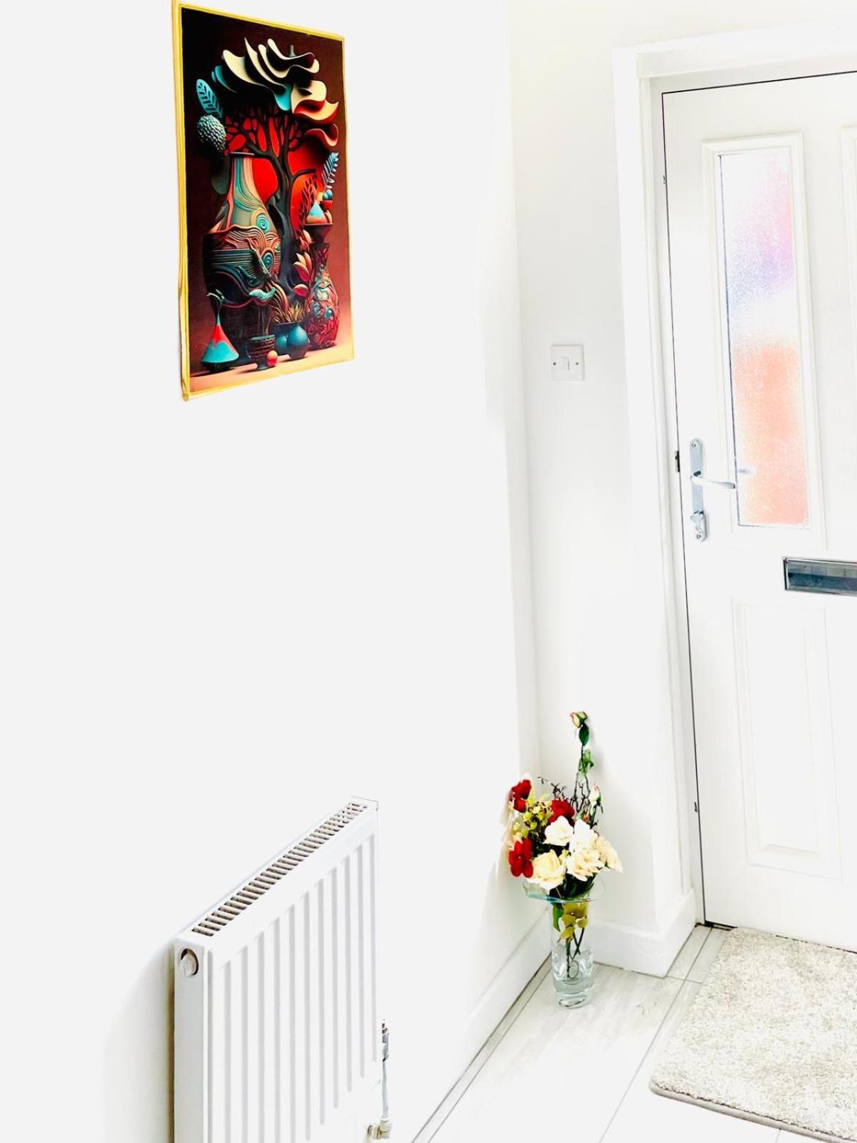 Modern 3 Bedroom Flat Near University & Hulme Park * Manchester