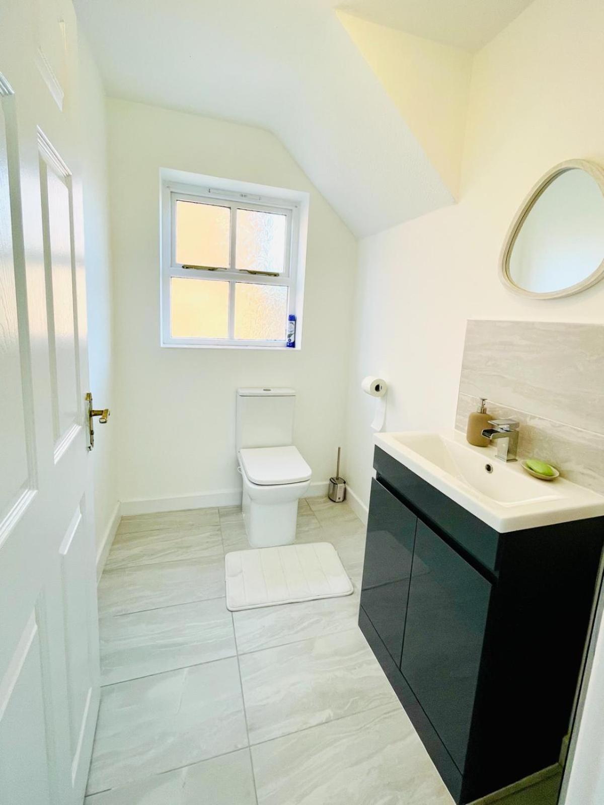 Apartment Modern 3 Bedroom Flat Near University & Hulme Park