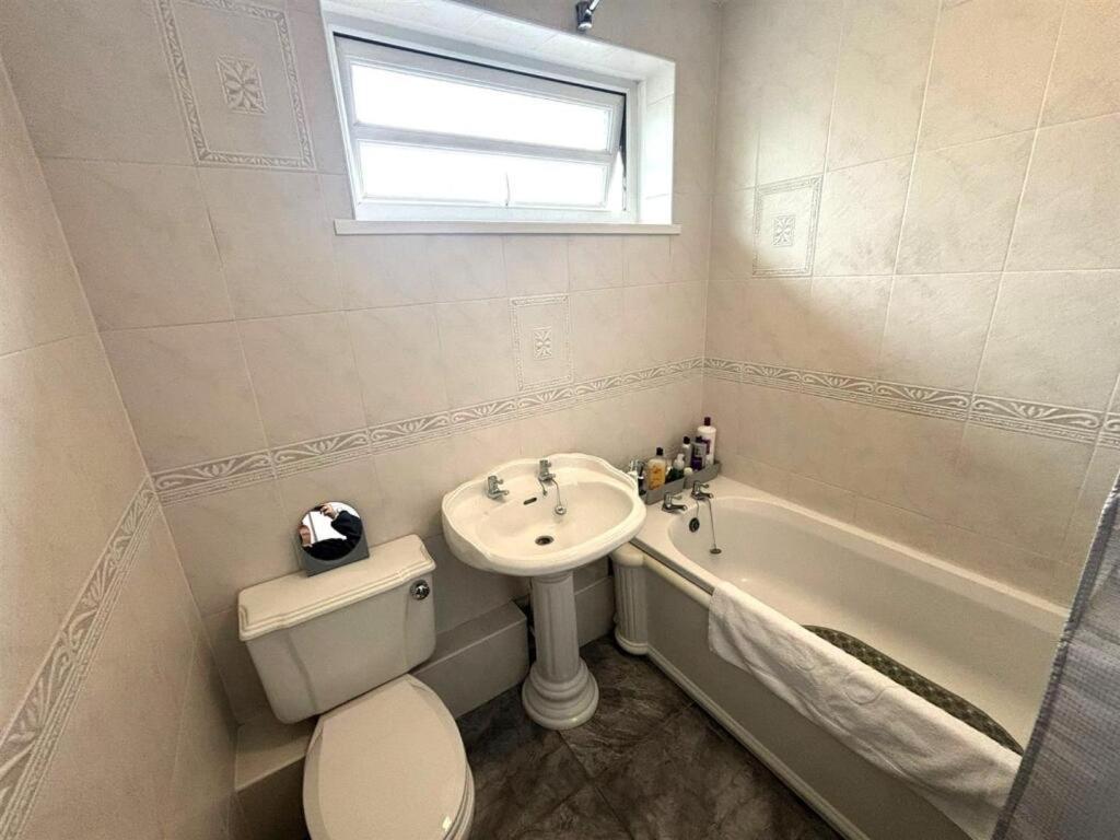 Boutique 3bd Opposite Etihad & Coop - Free Parking - Pool Table Holiday home Manchester